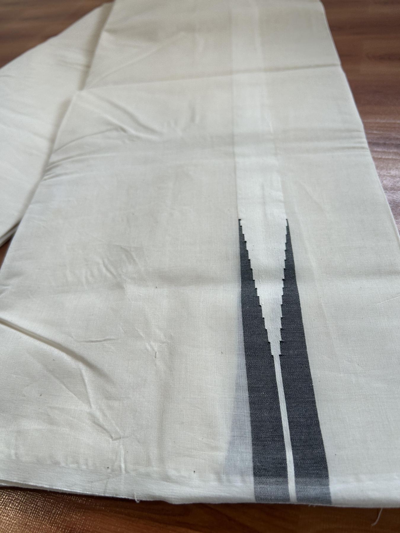 Double Off white Mundu/Dhoti - 20% Discount! KaithariKada Balaramapuram - 100% Cotton 100x100 - 1 inch Black shaded Chutty Kara - 4 mtr (8.5 muzham) - 23 KK5392 ASH