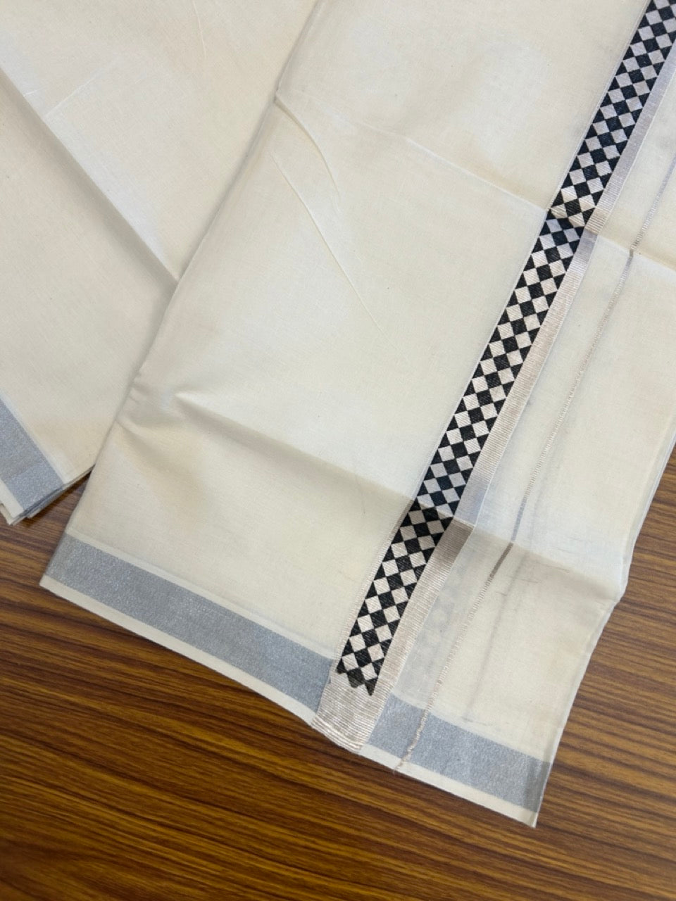 22% Discount!! KaithariKada Balaramapuram 100% Cotton Double Off White - (Ubleached) Mundu/Dhoti - 80x80 - 1.5 inch Silver Kasavu & Black Printed Design Kara - 4 mtr (8 muzham)- 27 KK5253 GAN