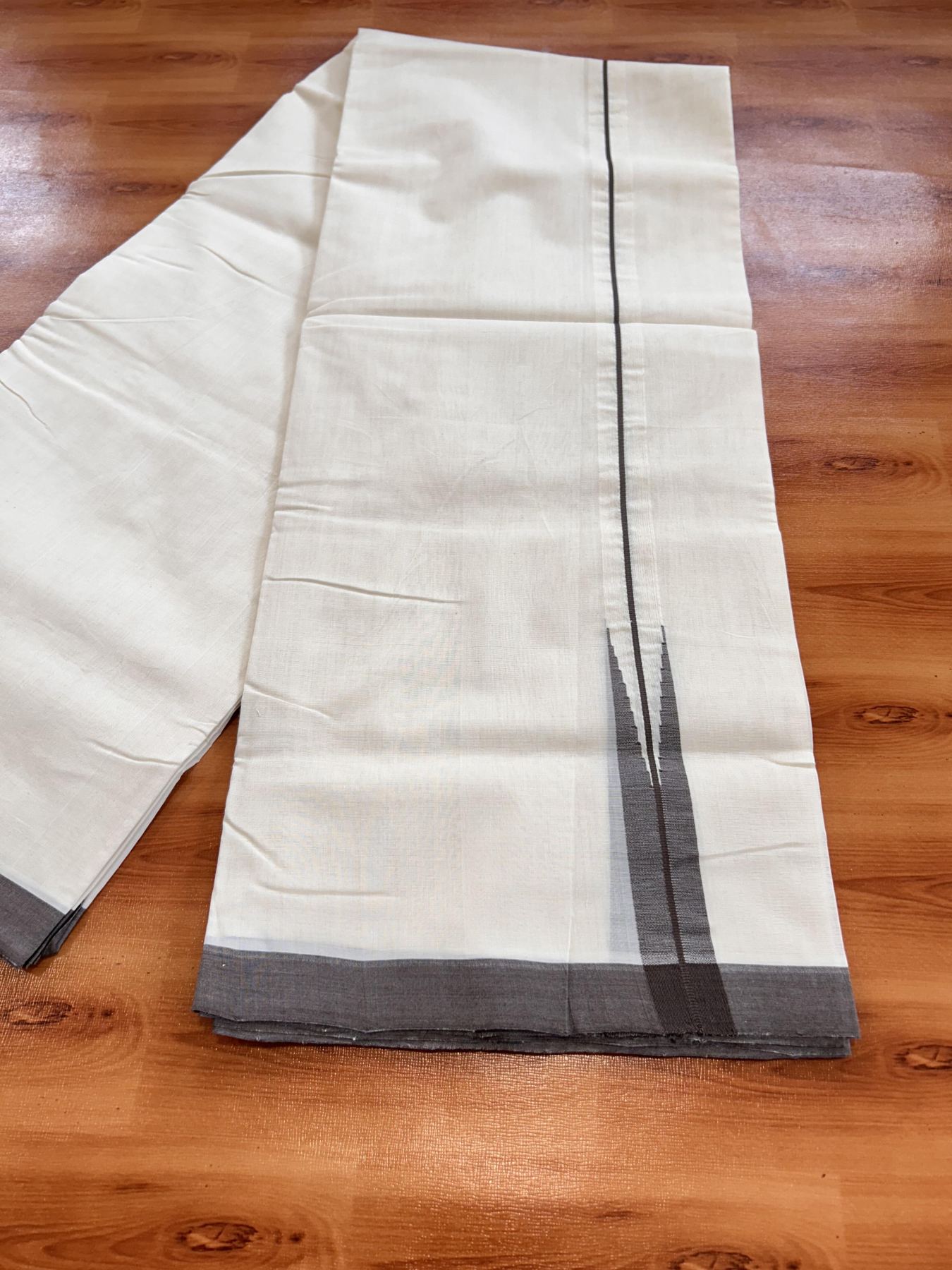 Double Off White (Unbleached) Mundu/Dhoti - 25% Discount!! KaithariKada Handloom Unakkupaav - Kerala Handloom - 100% Pure Cotton - 100x80 - 0.75 inch Coffee Brown Chutty Kara 4 meter (8.5 muzham) - 2 KK5436 REA