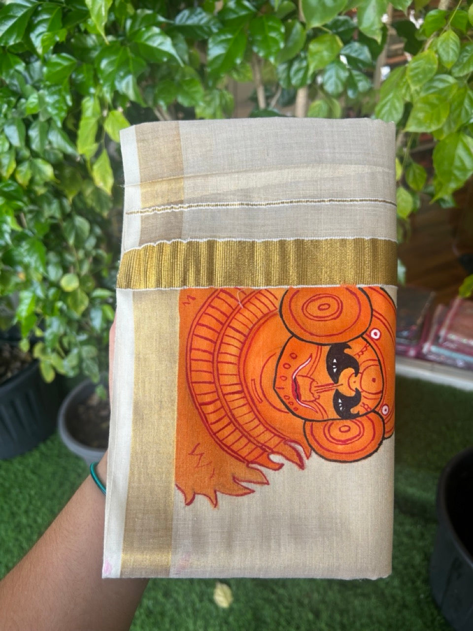 20% Discount! KaithariKada Balaramapuram 100% Cotton 80x72 - Gold Kasavu TISSUE Double Dhoti/Mund Theyyam Hand painted Mural design - 109KK5227 PMC