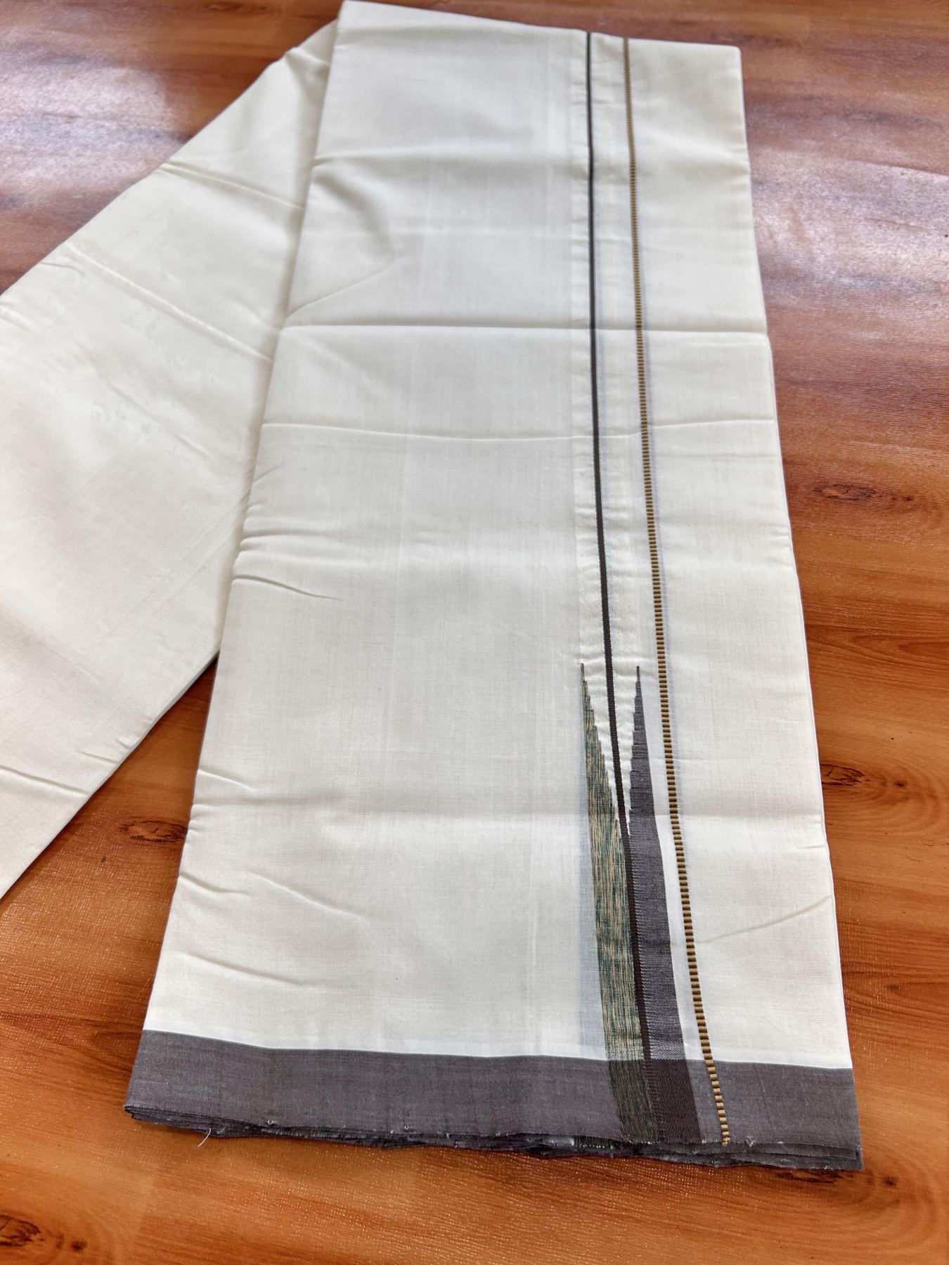 Double Off White (Unbleached) Mundu/Dhoti - 25% Discount!! KaithariKada Handloom Unakkupaav - Kerala Handloom - 100% Pure Cotton - 100x80 - 0.75 inch Brown, Yellow & Multi Colour Shaded Chutty Kara 4 meter (8.5 muzham) - 5 KK5436 REA