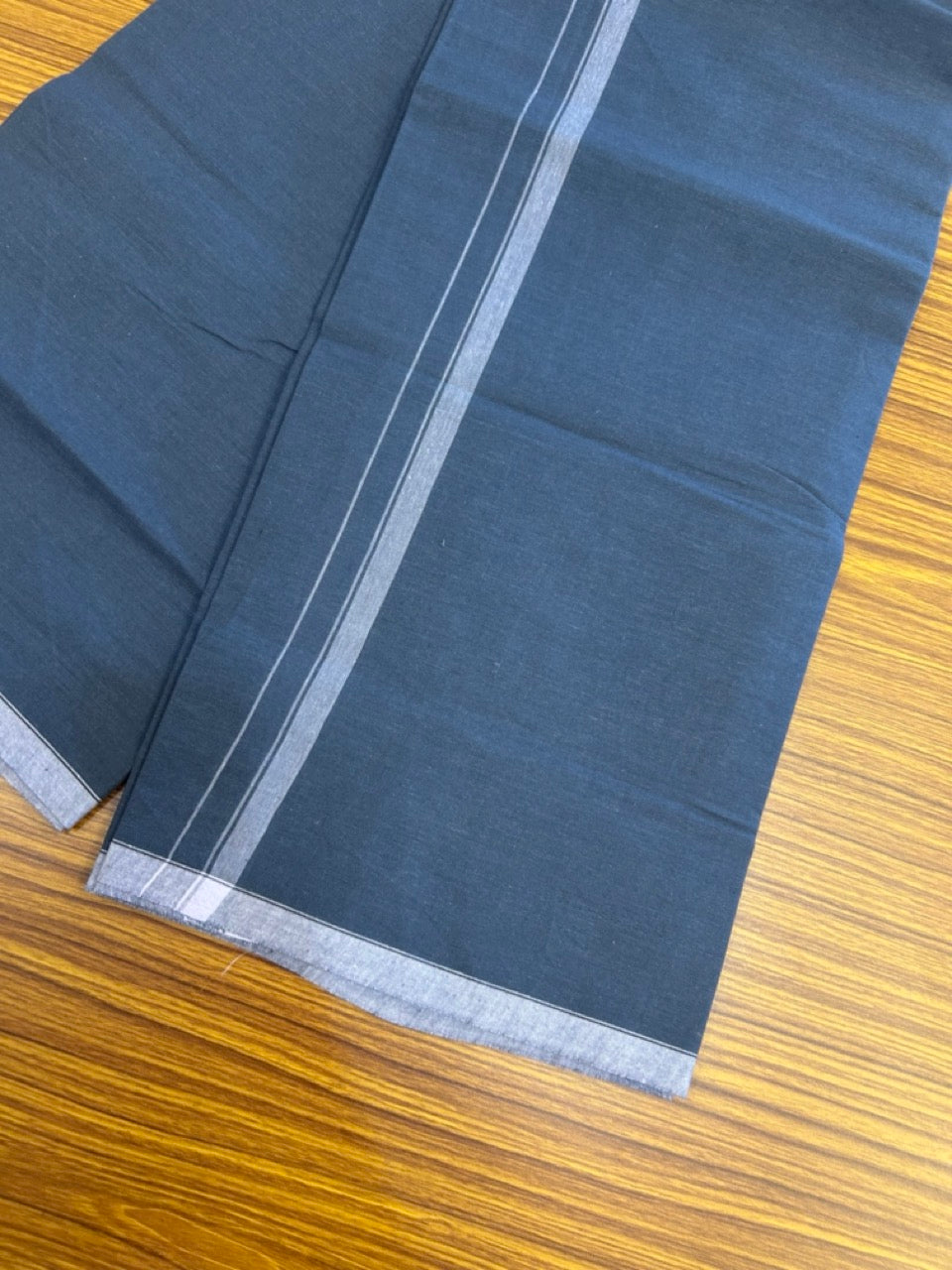 10% Discount ! Kaitharikada Pure Cotton - Kaily / Lungi - (40s) - 0.5 inch White Shaded Kara with Ash Blue colour body (2 meter / 4 muzham) - 2 KK8029 GAN
