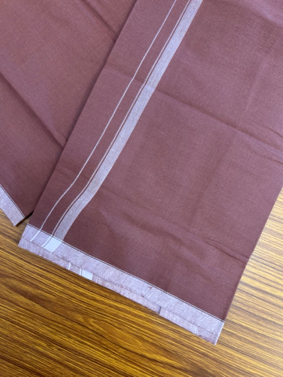 10% Discount ! Kaitharikada Pure Cotton - Kaily / Lungi - (40s) - 0.5 inch White Shaded Kara with Brownish Red colour body (2 meter / 4 muzham) - 4 KK8029 GAN