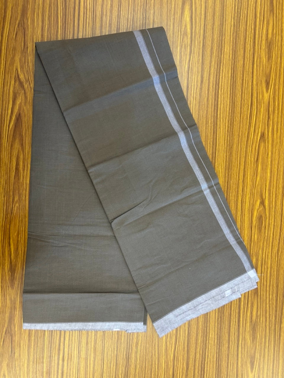 10% Discount ! Kaitharikada Pure Cotton - Kaily / Lungi - (40s) - 0.5 inch White Shaded Kara with Grey colour body (2 meter / 4 muzham) - 11 KK8029 GAN