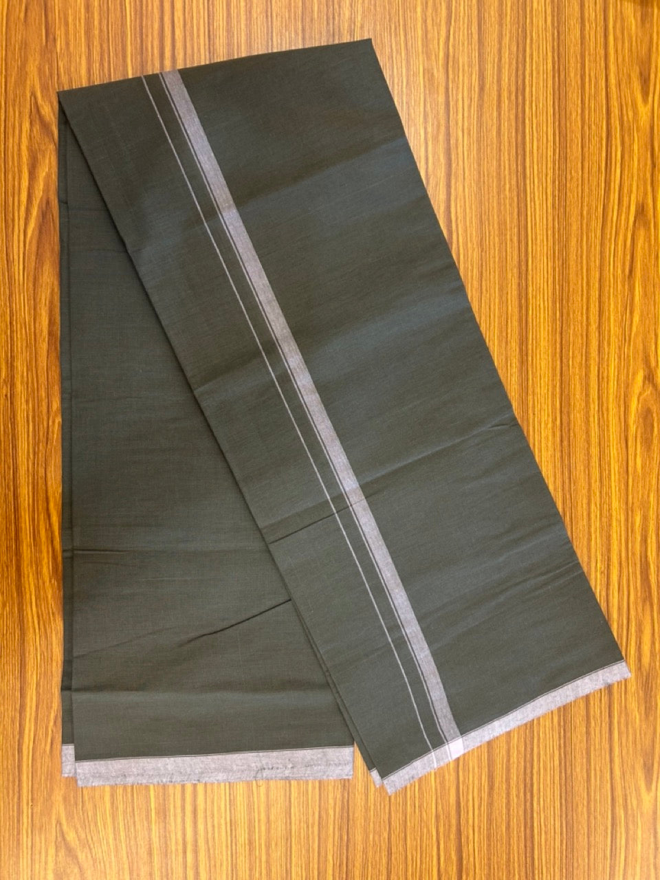 10% Discount ! Kaitharikada Pure Cotton - Kaily / Lungi - (40s) - 0.5 inch White Shaded Kara with Sage Green colour body (2 meter / 4 muzham) - 12 KK8029 GAN