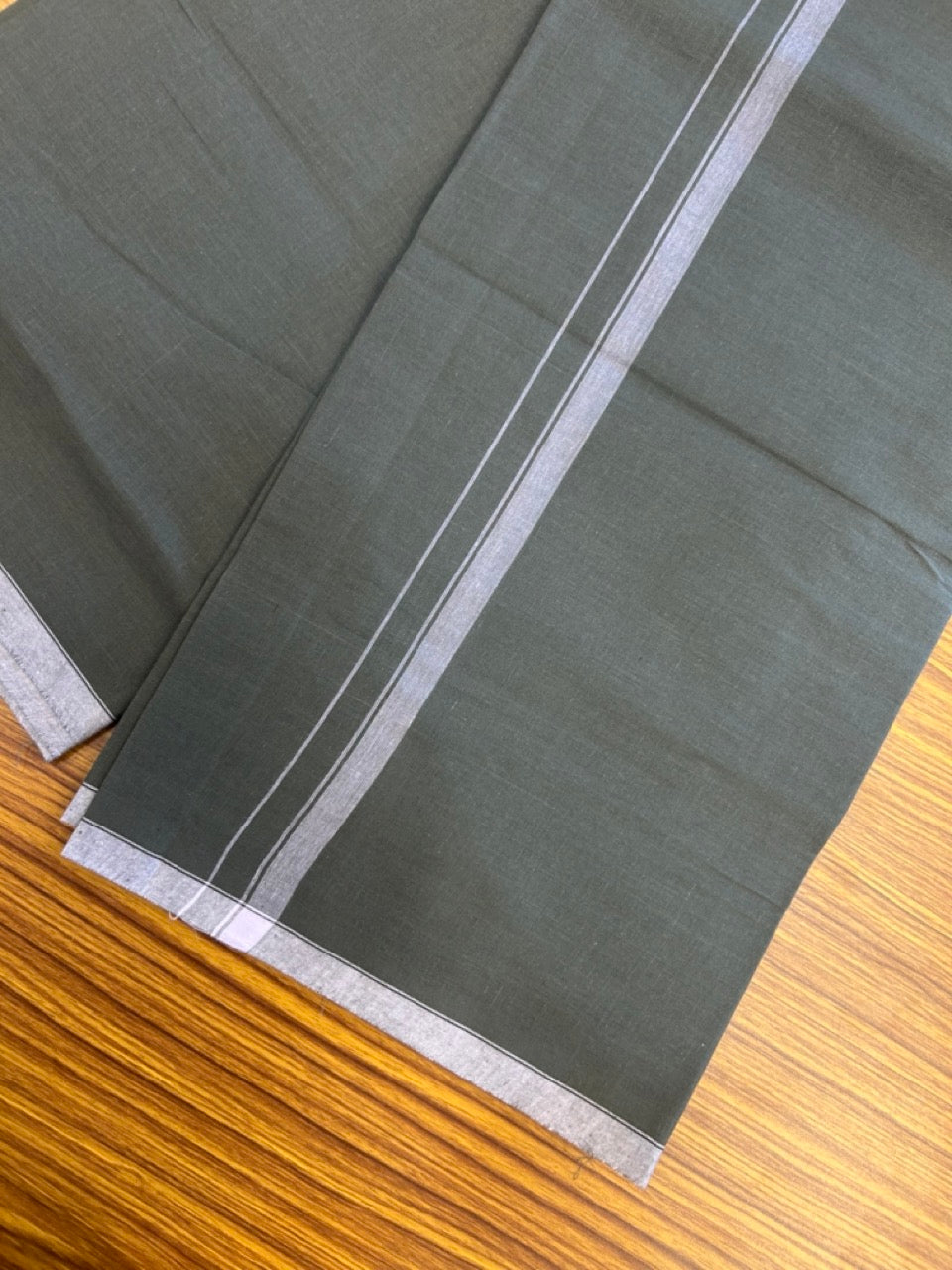 10% Discount ! Kaitharikada Pure Cotton - Kaily / Lungi - (40s) - 0.5 inch White Shaded Kara with Sage Green colour body (2 meter / 4 muzham) - 12 KK8029 GAN