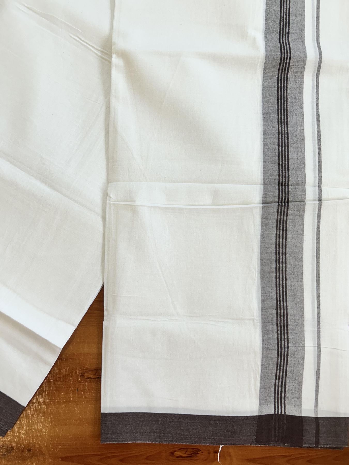 Single Pure White Mundu/Dhoti - KaithariKada Balaramapuram Pure Cotton - 70x30 - 1.25 Inch Brown Shaded Striped Kara 1.90 mtr (4 muzham) - 29 KK5418 PMC