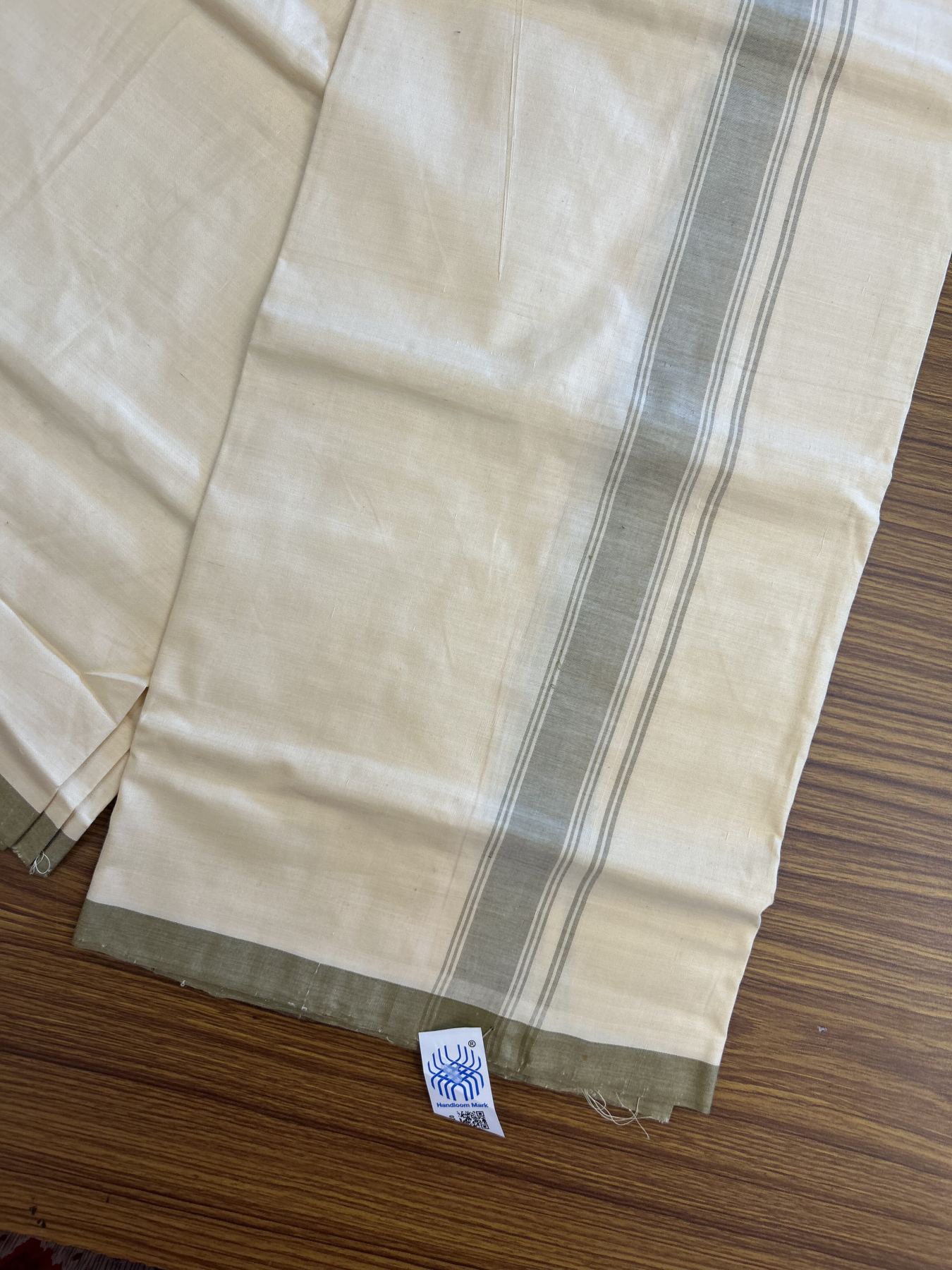 Kannur Kavi Dhoti - KaithariKada Balaramapuram Handloom Single Mundu/Dhoti - 100% Pure Cotton 2/80x2/80s Thread - Kannur Light Yellow colour Body 1.25 inch Greyish Olive Green Striped Kara - 43 KK8046 KAL