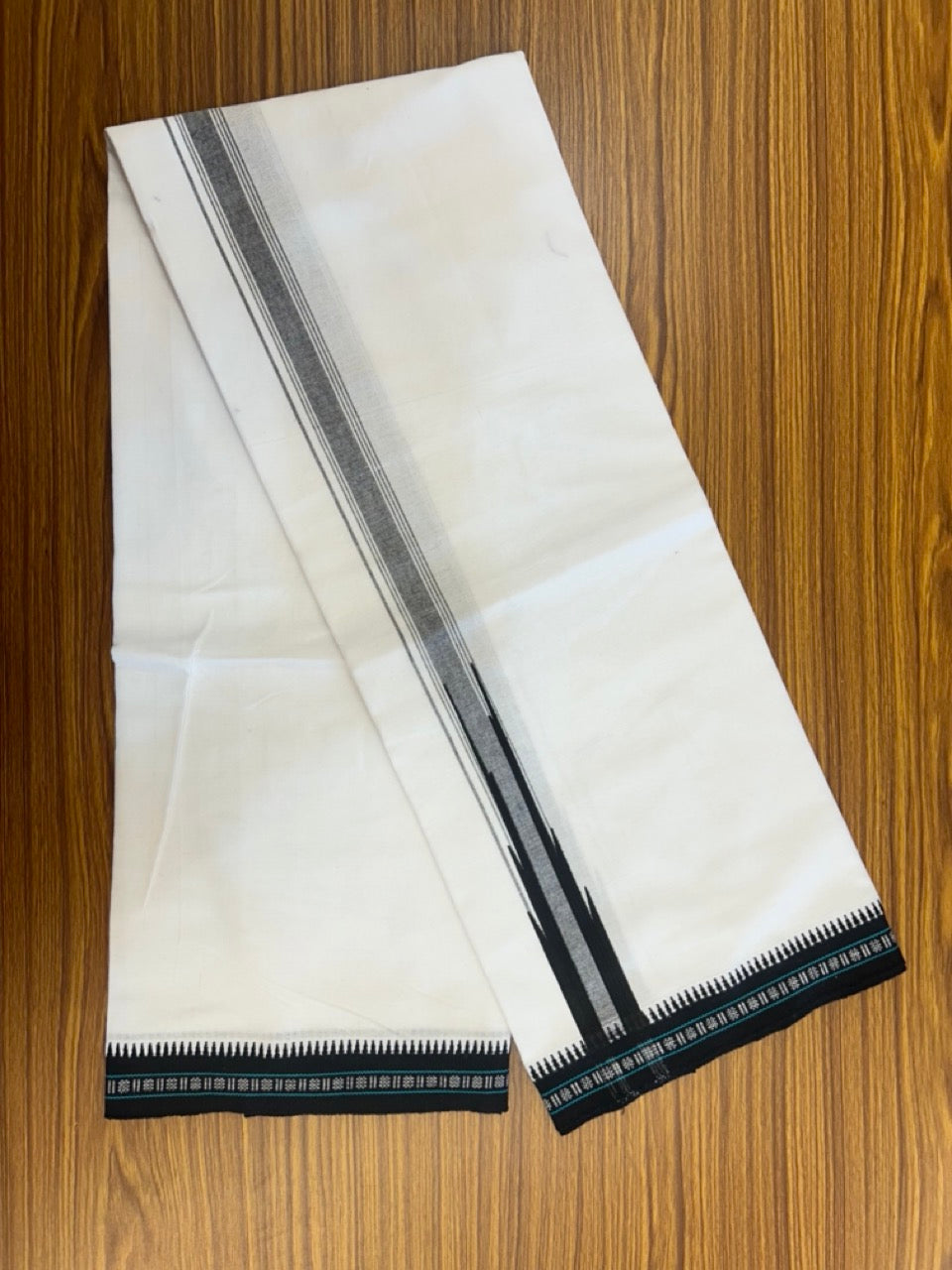 18% Discount!!! Kaitharikada Pure Cotton - Single Kaily / Lungi - 1.5 inch Puliyilakkara Black Striped Printed Chutty Kuppadam kara with White colour body (2 meter / 4 muzham) - 5KK8023 AS
