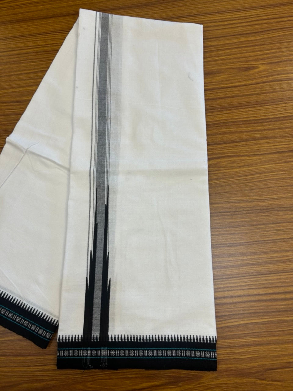 18% Discount!!! Kaitharikada Pure Cotton - Single Kaily / Lungi - 1.5 inch Puliyilakkara Black Striped Printed Chutty Kuppadam kara with White colour body (2 meter / 4 muzham) - 5KK8023 AS