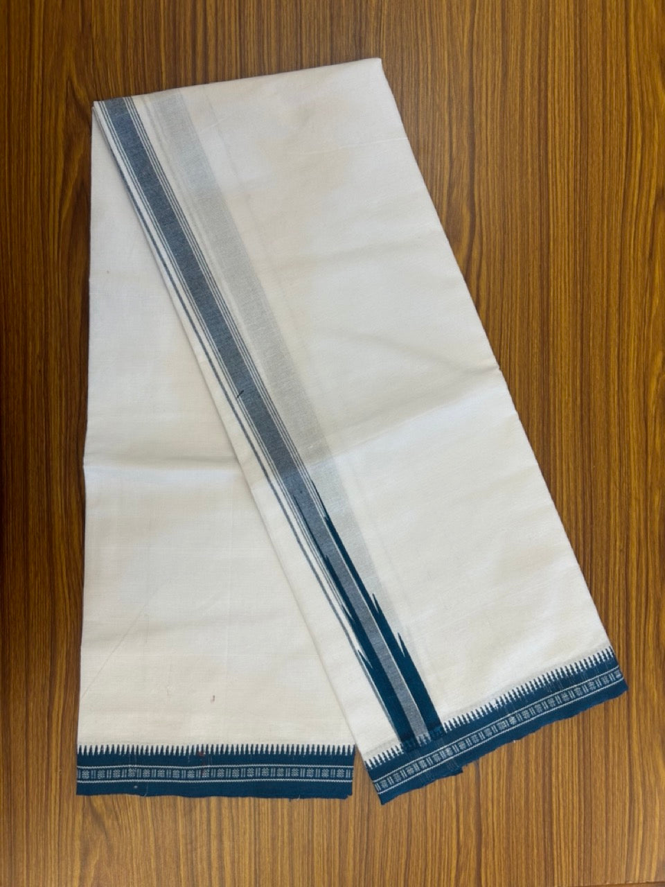 18% Discount!!! Kaitharikada Mix Cotton - Single Kaily / Lungi - 1.5 inch Puliyilakkara Peacock Blue Striped Printed Chutty Kuppadam kara with White colour body (2 meter / 4 muzham) - 6KK8023 AS