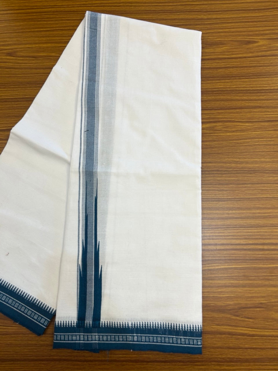 18% Discount!!! Kaitharikada Mix Cotton - Single Kaily / Lungi - 1.5 inch Puliyilakkara Peacock Blue Striped Printed Chutty Kuppadam kara with White colour body (2 meter / 4 muzham) - 6KK8023 AS