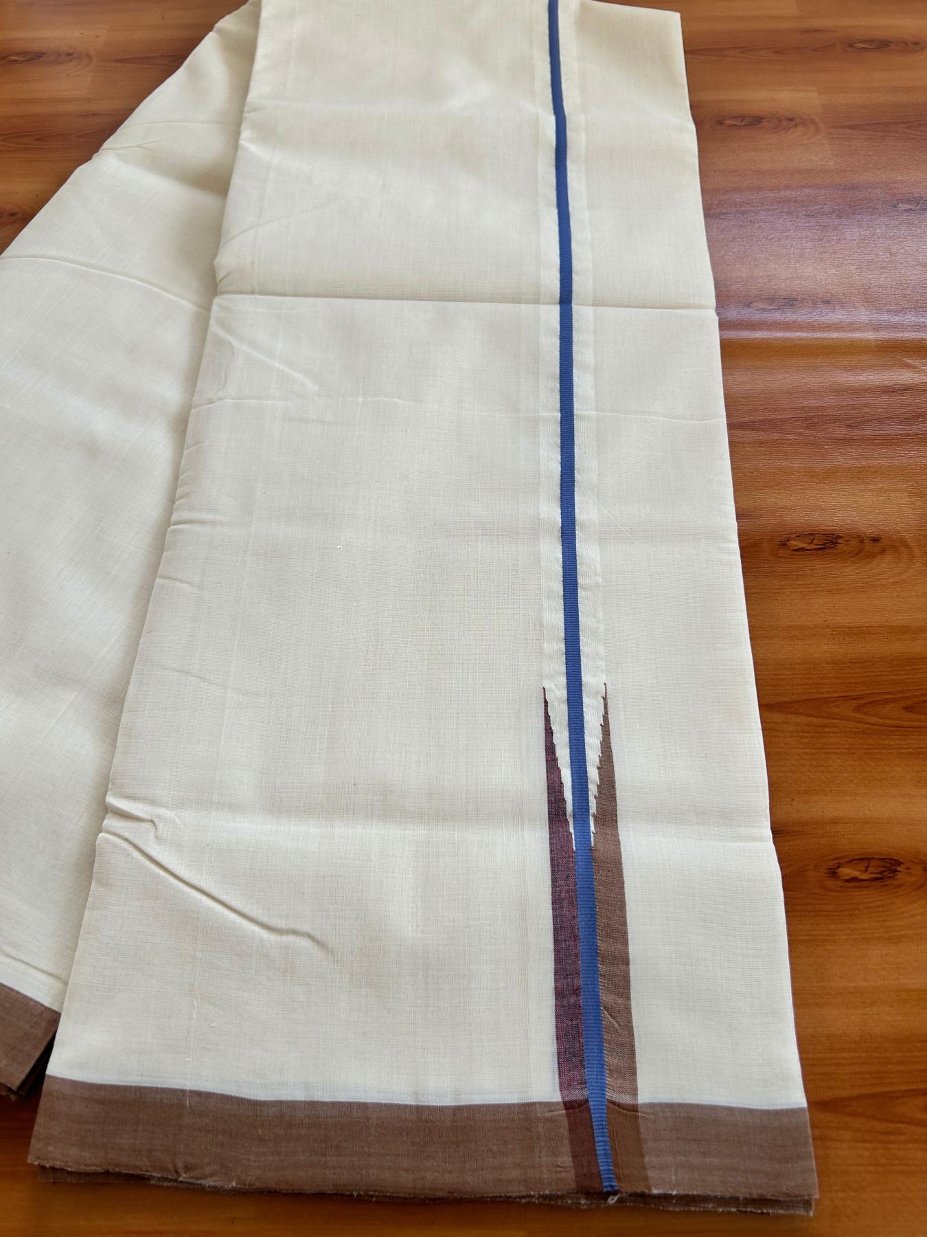 Double Off White (Unbleached) Mundu/Dhoti - 25% Discount!! KaithariKada Handloom Unakkupaav - 100% Pure Cotton - 100x80 - 1 inch Puliyilakkara Ash Blue & Brown Multi colour Chutty 4 meter (8.5 muzham) - 18 KK5498 REA