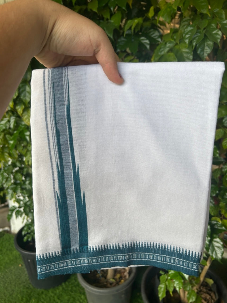 18% Discount!!! Kaitharikada Mix Cotton - Single Kaily / Lungi - 1.5 inch Puliyilakkara Peacock Blue Striped Printed Chutty Kuppadam kara with White colour body (2 meter / 4 muzham) - 6KK8023 AS