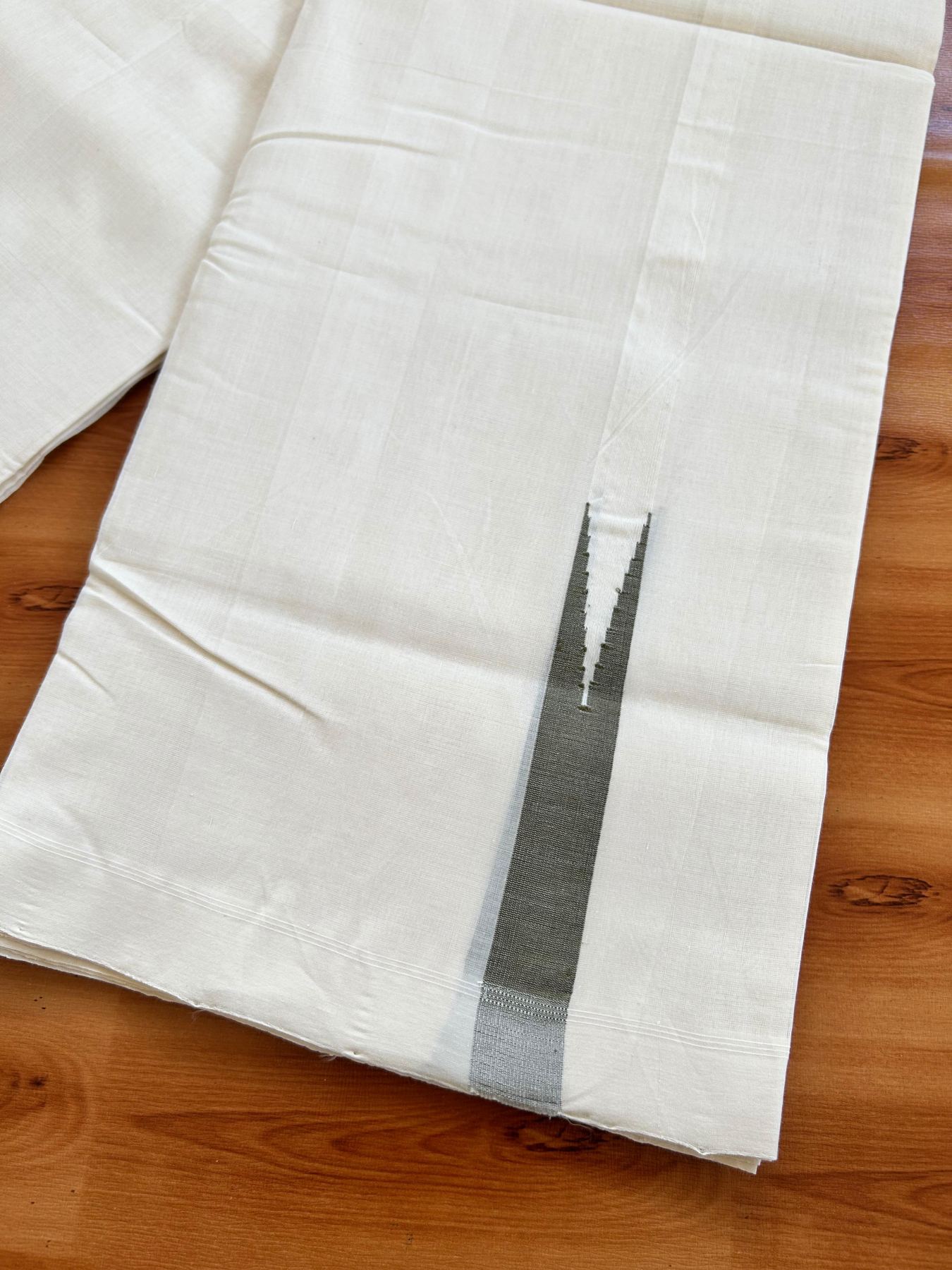 Double Off White (Unbleached) Mundu/Dhoti - 25% Discount!! KaithariKada Handloom Unakkupaav - 100% Pure Cotton - 100x80 - 1 inch Puliyilakkara Olive Green Chutty 3.80 meter (8 muzham) - 27 KK5498 REA