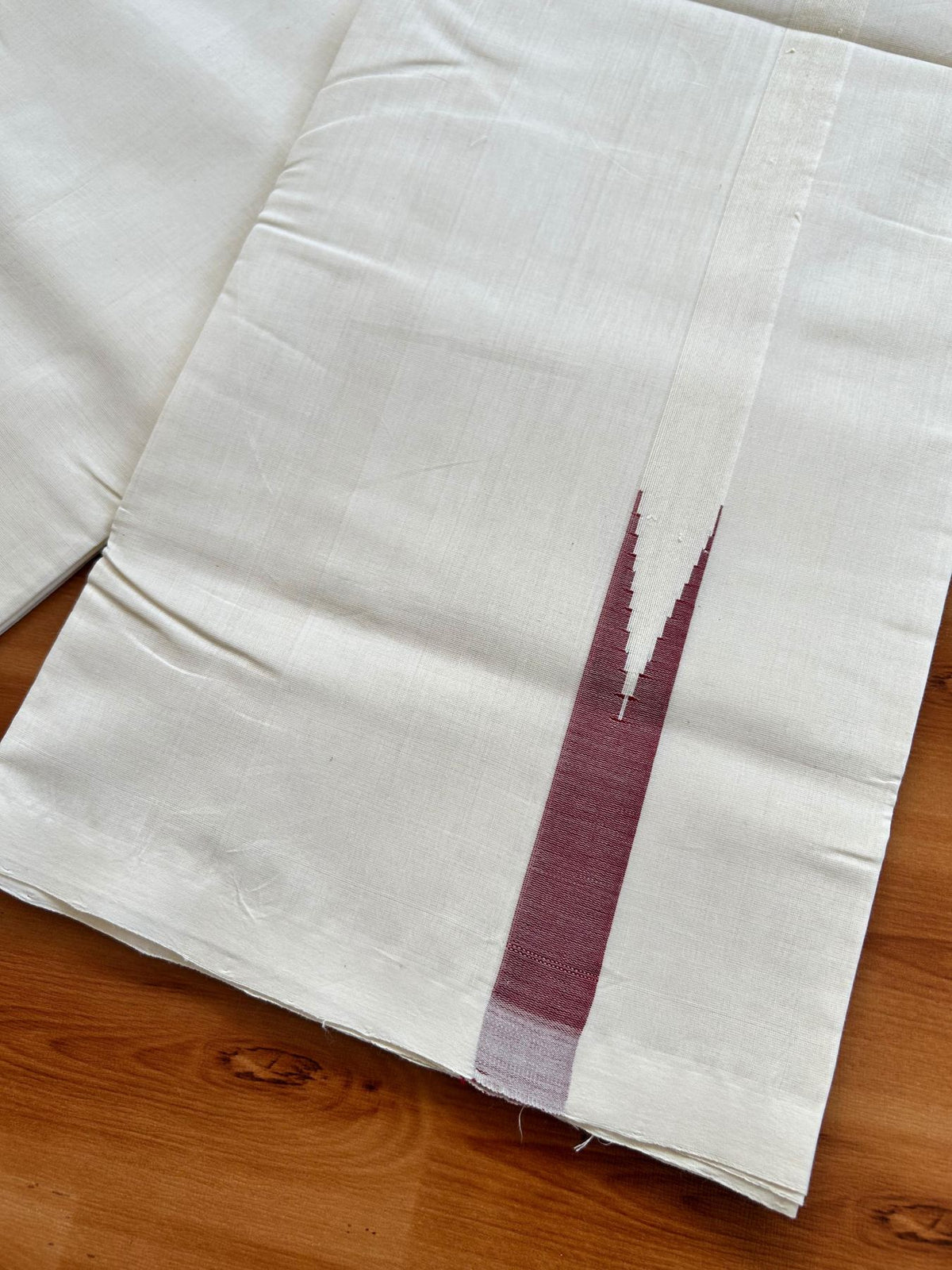 Double Off White (Unbleached) Mundu/Dhoti - 25% Discount!! KaithariKada Handloom Unakkupaav - 100% Pure Cotton - 100x80 - 1 inch Puliyilakkara Reddish Maroon Chutty 4 meter (8.5 muzham) - 26 KK5498 REA