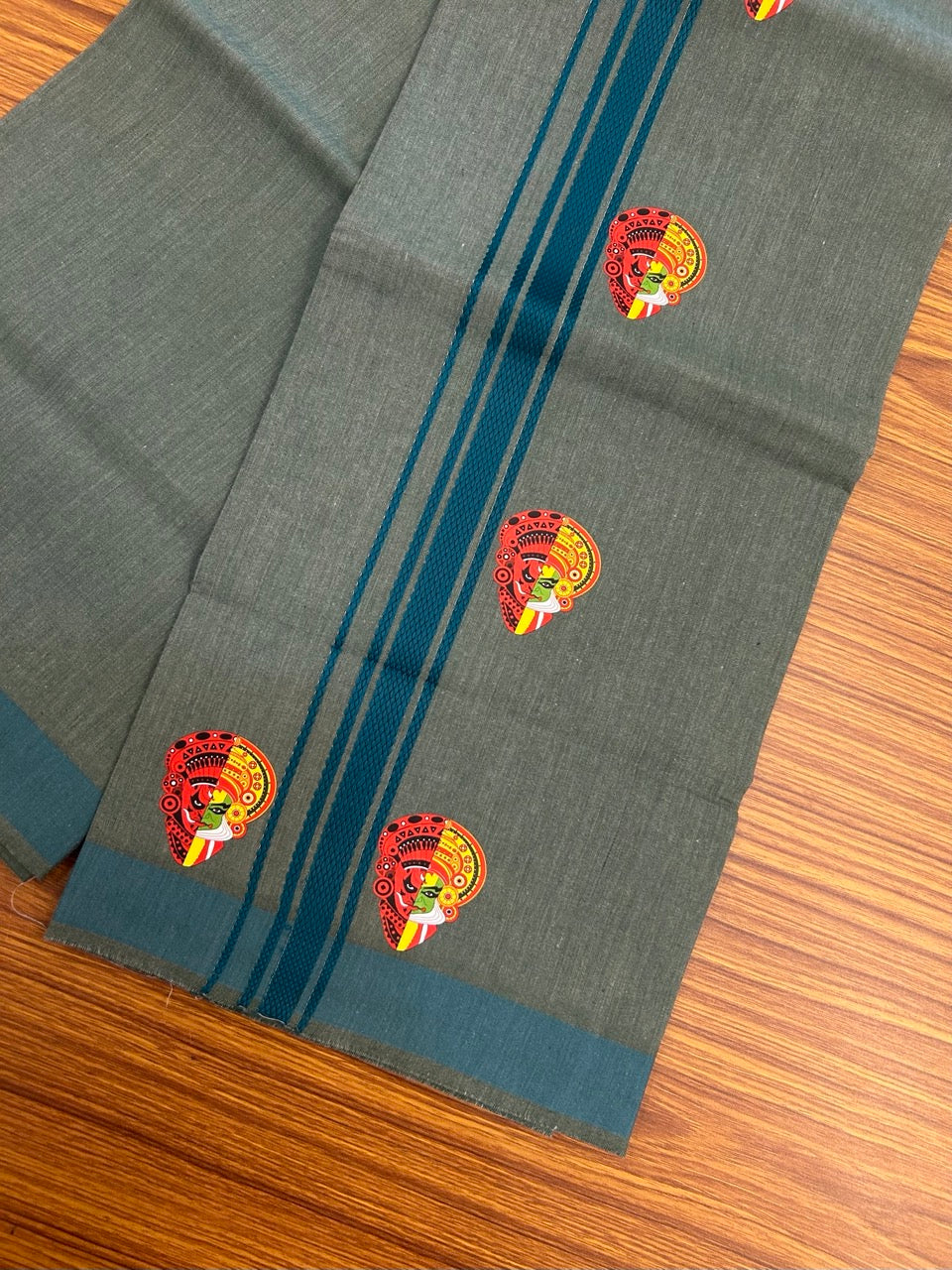22% Discount! Kaitharikada - Pure Cotton - Single Kaily / Lungi - (40s) - 1.25 inch Dark Green striped Theyyam Kadhakali Printed Design kara with Green shaded colour body (2 meter / 4 muzham) - 12 KK8038 GAN