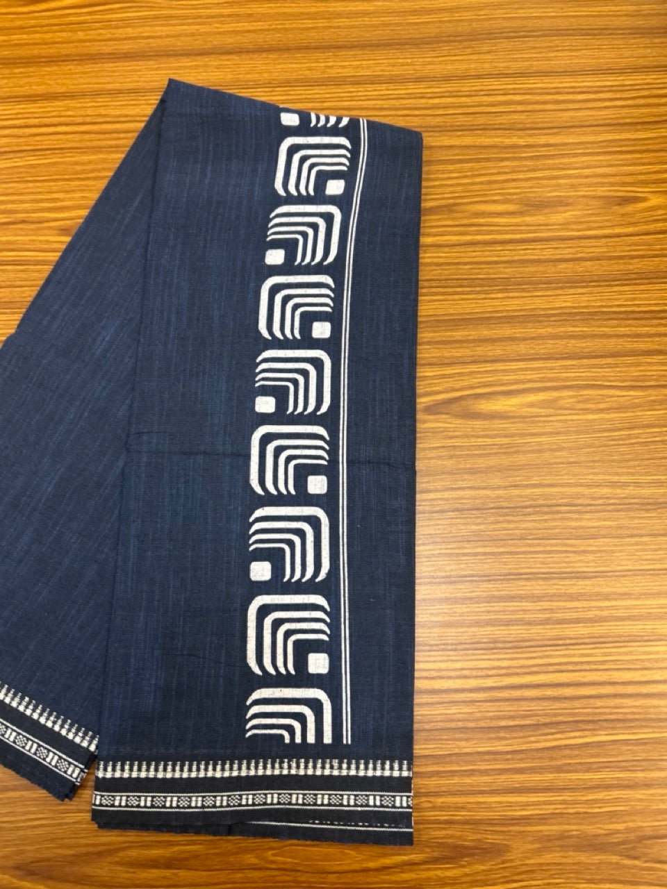 Kaitharikada - Polyster + Cotton - 20s twisted - Single Kaily / Lungi - 2.5 inch White Printed Kuppadam Border with Blue colour body (2 meter / 4 muzham) - 1 KK8038 GAN