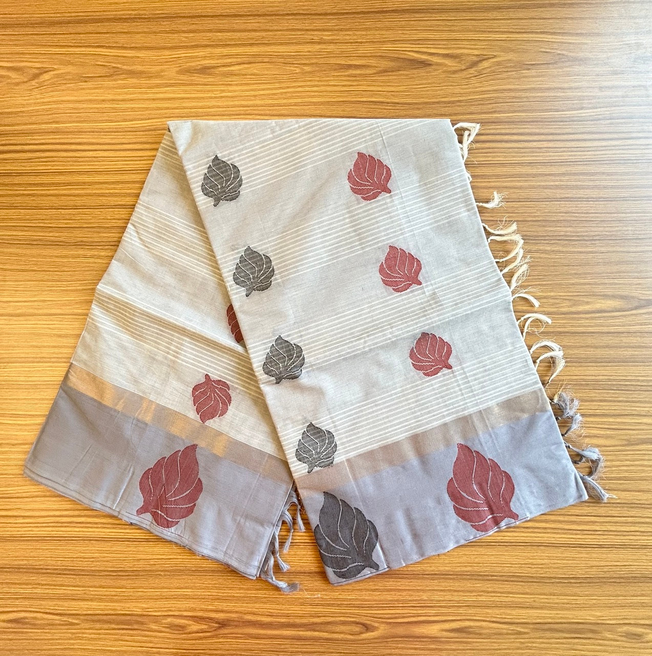 KaithariKada- Balaramapuram Saree - 100% PURE Cotton - Grey & Red Design - 11KK1004RJ.