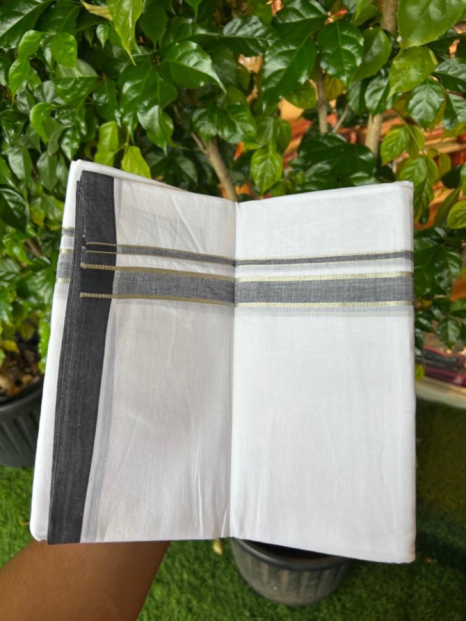 20% Discount ! Kaitharikada Balaramapuram 100% Cotton PURE WHITE Double Mundu/Dothi - 100x80 - 1 inch Silver Kasav & Black shaded Kara 4.34 mtr (9 muzham) - 84KK5220 THI