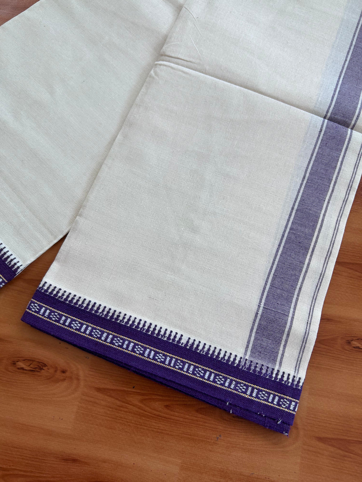 Kaitharikada Single Kaily / Lungi - Pure Cotton - (2/40)S 1 inch Violet Striped kara With Off White Body Kuppadam Border (2 meter / 4 muzham) - 1 KK8077 KUT
