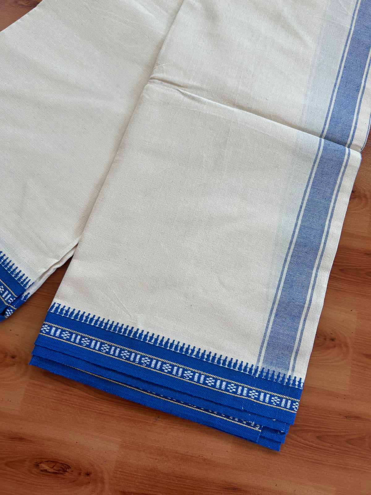 Kaitharikada Single Kaily / Lungi - Pure Cotton - (2/40)S 1 inch Blue Striped kara With Off White Body Kuppadam Border (2 meter / 4 muzham) - 2 KK8077 KUT