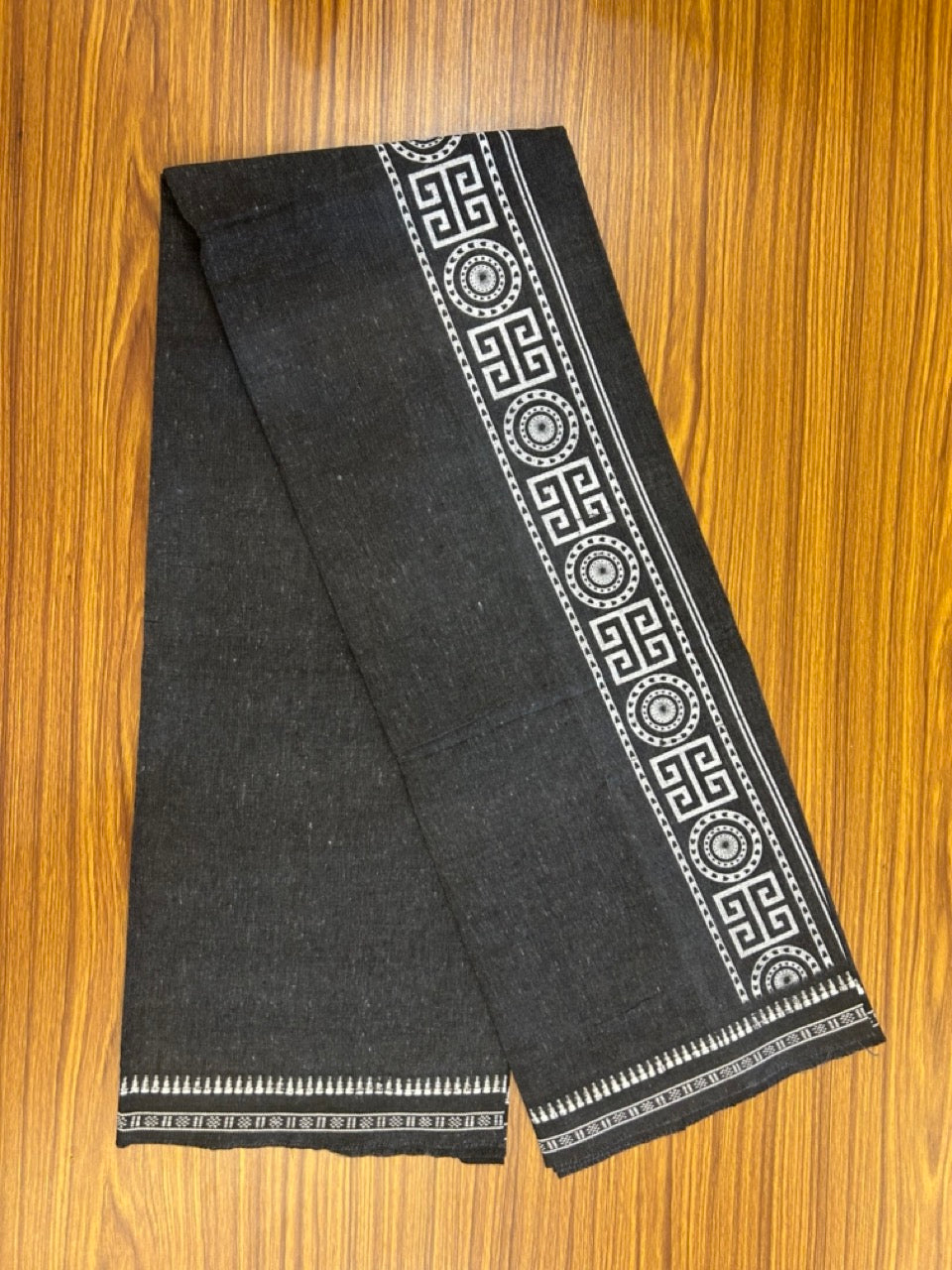 Kaitharikada - Polyster + Cotton - 20s twisted - Single Kaily / Lungi - 2.5 inch White Printed Kuppadam Border with Black Shaded colour body (2 meter / 4 muzham) - 14 KK5293 GAN