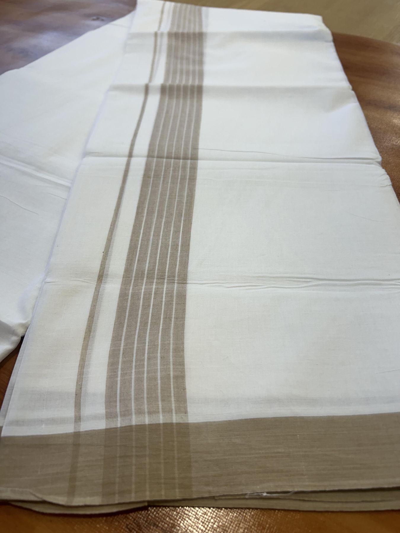 Double Pure white Mundu / Dhothi - 20% Discount ! KaithariKada Balaramapuram - 100% Pure Cotton 100x80 - 1.5 inch Greyish Brown Shaded Kara 4.5 Meters (10 Muzham) - 21 KK5391 THI