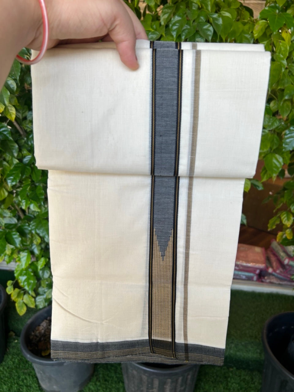 25% Discount!! KaithariKada Handloom Unakkupaav Balaramapuram - 100% Pure Cotton Off White - (Unbleached) Double Mundu/Dothi - 100x80 - Black Light Brown Chutty Kara 3.80 meter (8 muzham) - 6 KK5233 REA