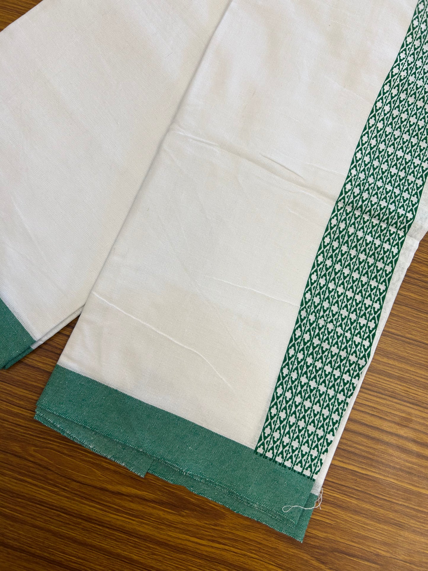 Kaitharikada - Polyster Mixed Cotton - (20s) - Pure white Single Kaily / Lungi - 2.75 inch Green Printed Kara with White colour body (2 meter / 4 muzham) - 6 KK8047 SAT