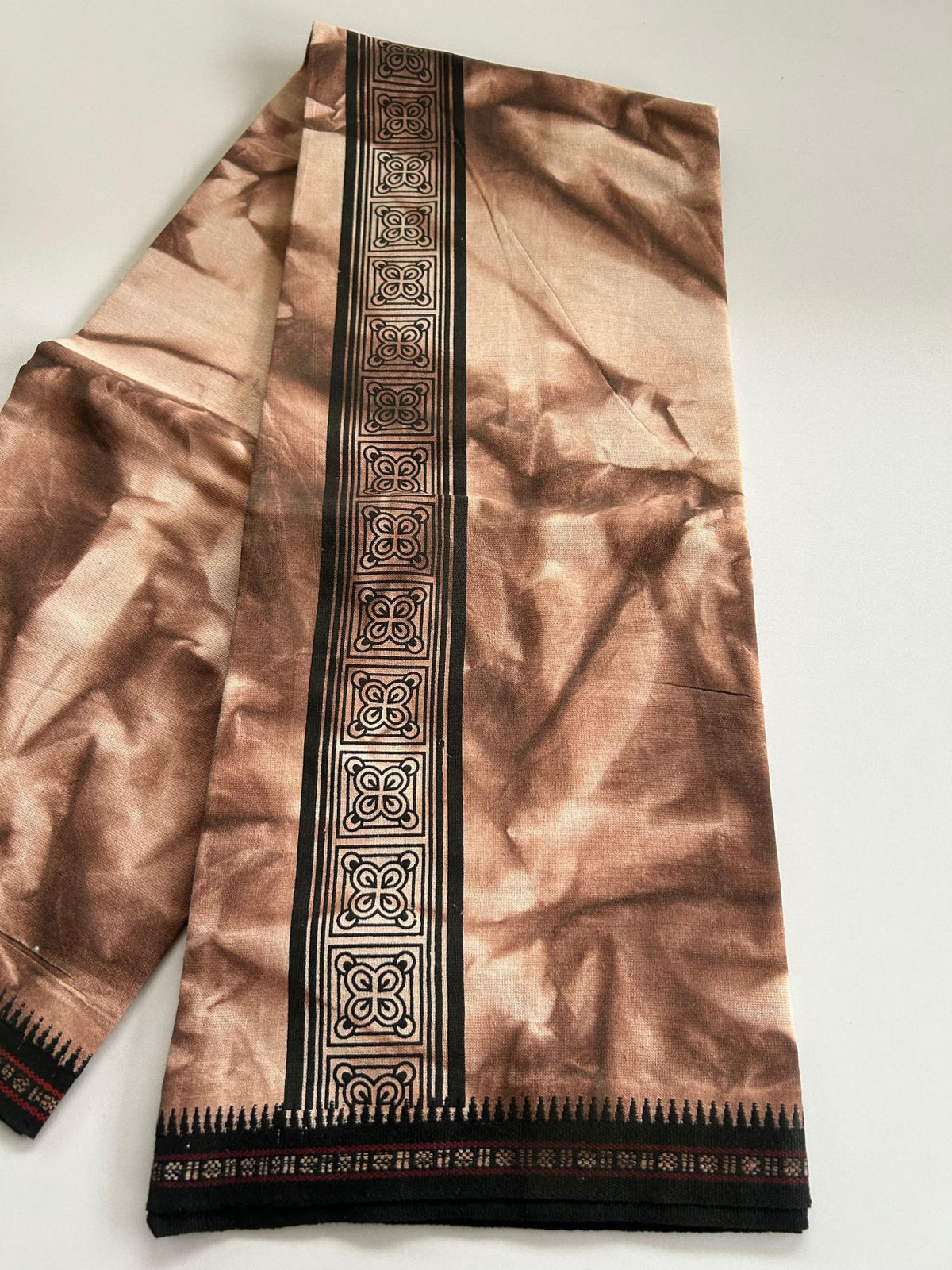 Dyed Single Kaily / Lungi - Kaitharikada - Mixed Cotton - 40s twisted - 2.75 inch Black Printed Design Kara With Brown & White Shaded Colour Body (2 meter / 4 muzham) - 4 KK8097 SAT