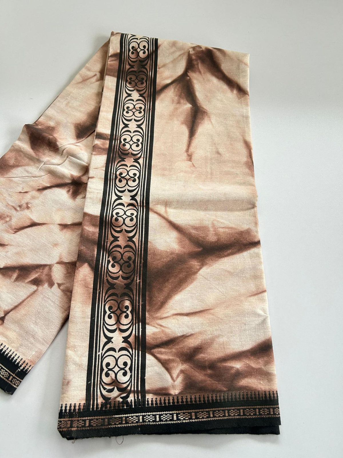 Dyed Single Kaily / Lungi - Kaitharikada - Mixed Cotton - 40s twisted - 2.5 inch Black Printed Design Kara With Brown & White Shaded Colour Body (2 meter / 4 muzham) - 7 KK8097 SAT