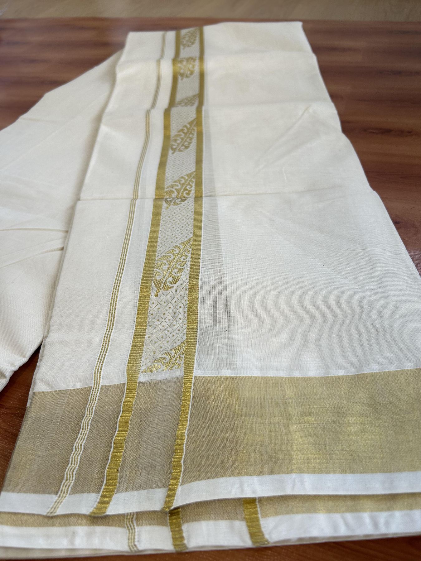 Double Off White - (Unbleached) Mundu/Dhoti - 20% Discount!! Kaitharikada Balaramapuram Pure Cotton - 60s - 1.5 inch Gold Kasav Jacquard Design Kara 4 mtr (8.5 muzham) - 1 KK5395 GAN