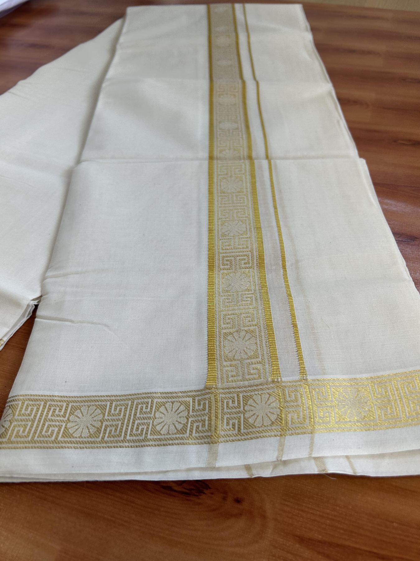 Double Off White - (Unbleached) Mundu/Dhoti - 20% Discount!! Kaitharikada Balaramapuram Pure Cotton - 60s - 1.5 inch Gold Kasav Jacquard Design Kara 4 mtr (8.5 muzham) - 6 KK5395 GAN