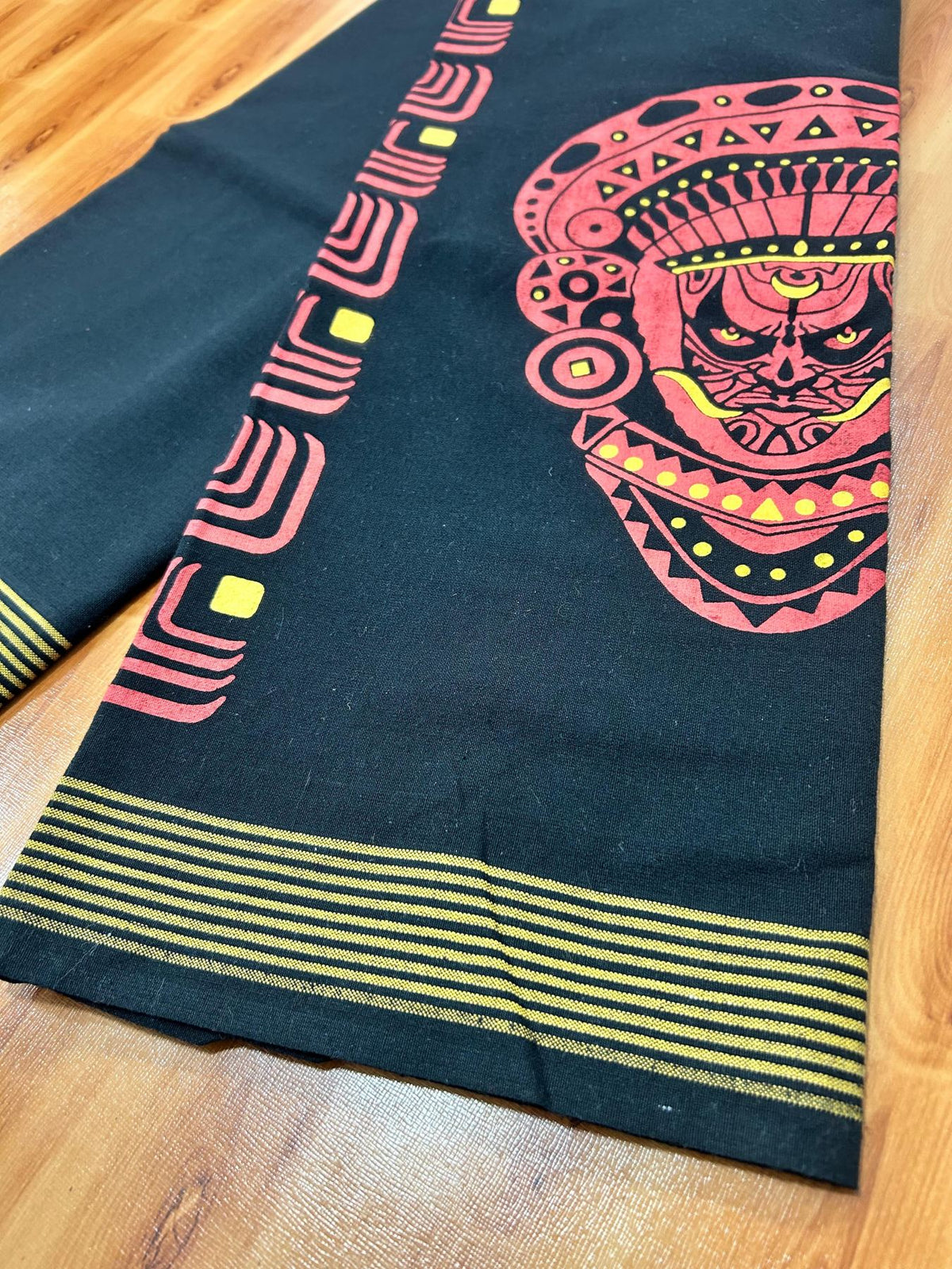 Single Kaily / Lungi - Mixed Cotton - 40s - Theyyam Design Printed 2.25 inch Kara with Black Colour Body (2 meter / 4 muzham) - 2 KK8071 GAN