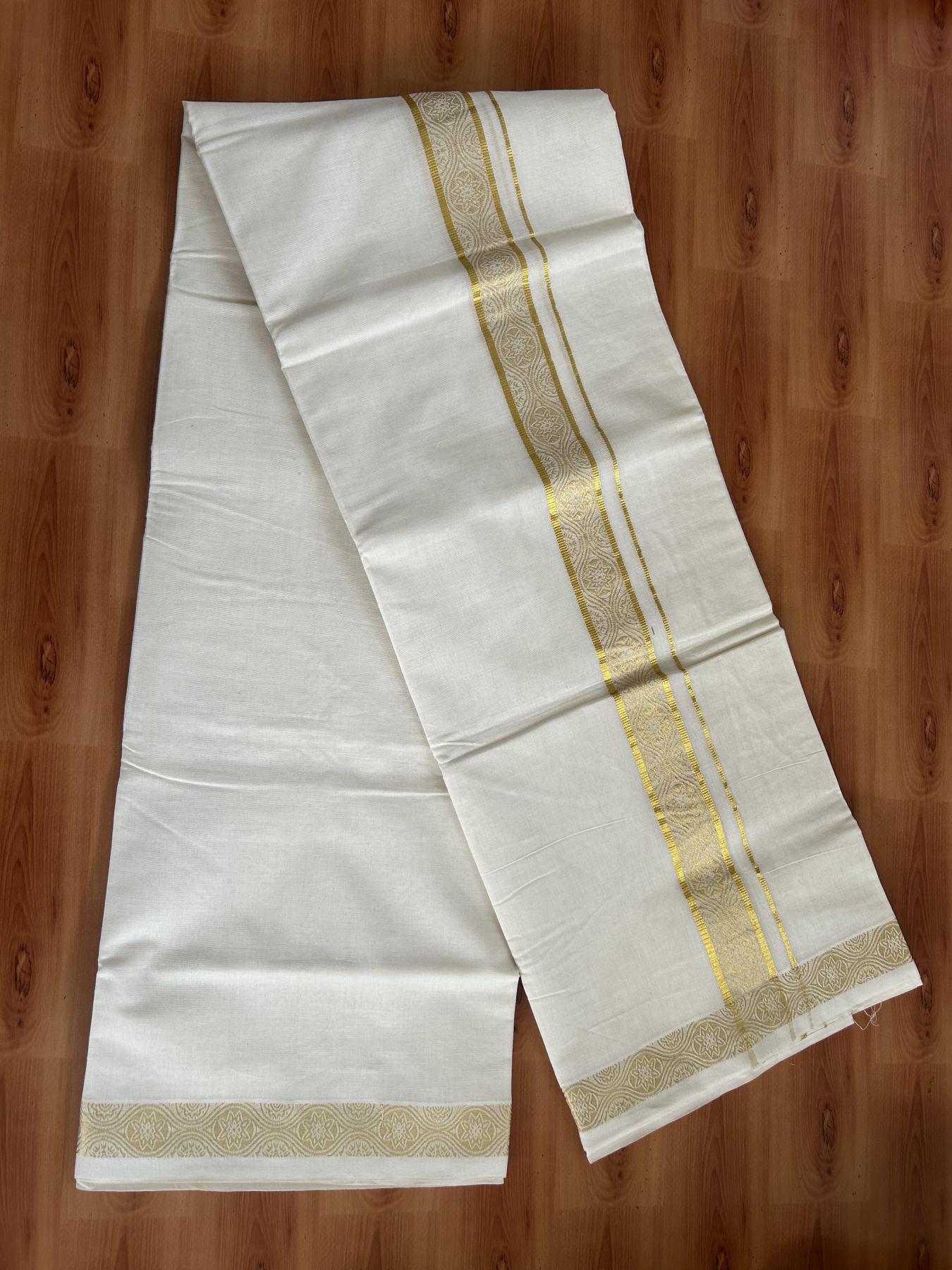 Double Off White - (Unbleached) Mundu/Dhoti - 20% Discount!! Kaitharikada Balaramapuram Pure Cotton - 60s - 1.5 inch Gold Kasav Jacquard Design Kara 4 mtr (8.5 muzham) - 5 KK5395 GAN