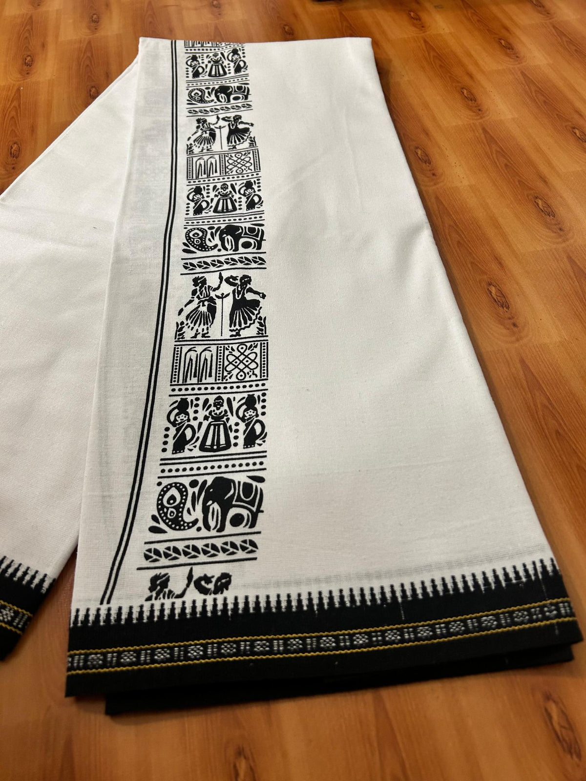 Kaitharikada - Single Kaily / Lungi - Mixed Cotton - 40s twisted - 3 inch Black Printed Design Kuppadam kara with White colour body (2 meter / 4 muzham) - 5 KK8069 GAN