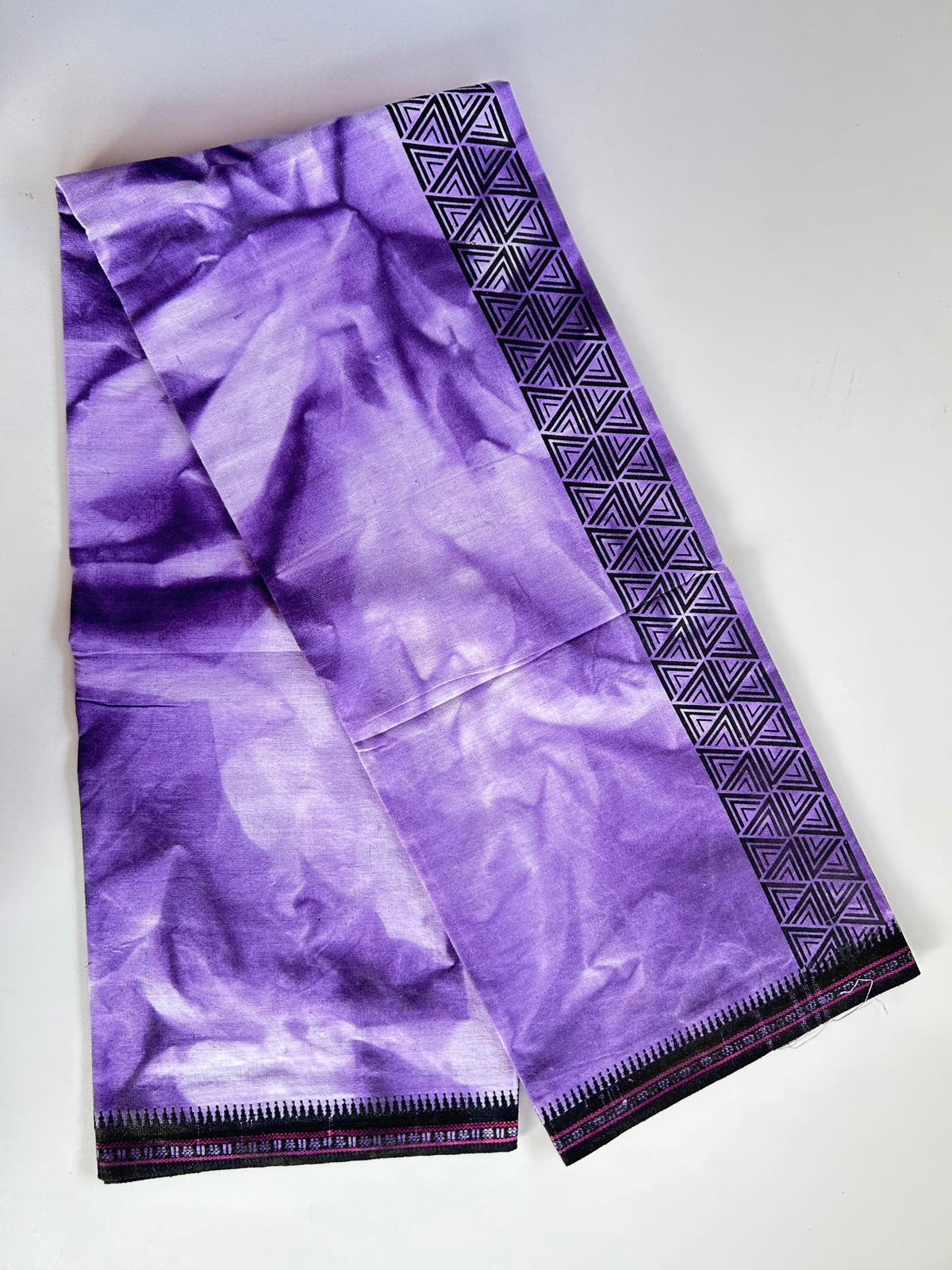 Dyed Single Kaily / Lungi - Kaitharikada - Mixed Cotton - 40s twisted - 2.25 inch Black Printed Design Kara With Lavender Purple & White Shaded Colour Body (2 meter / 4 muzham) - 66 KK8097 SAT