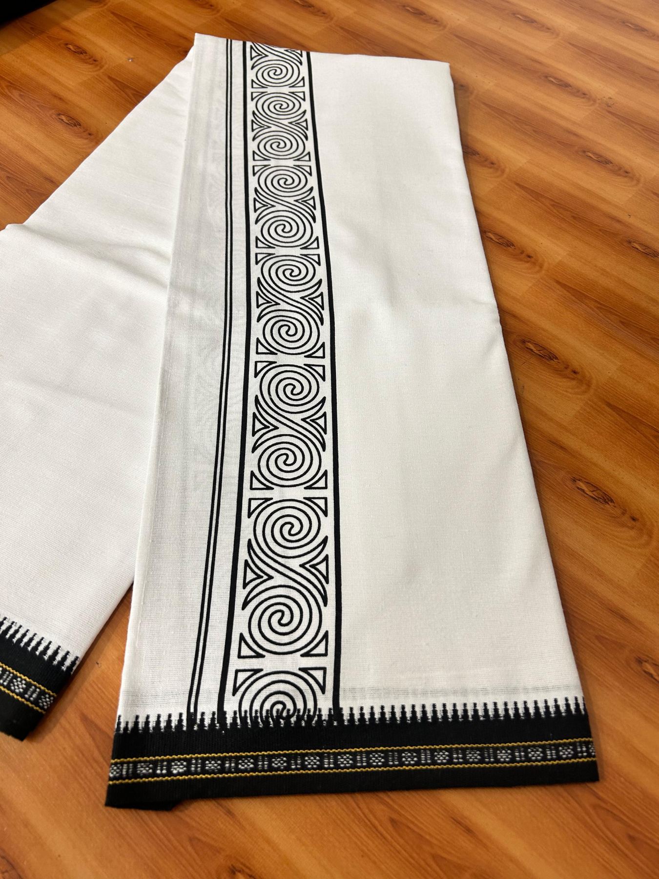 Kaitharikada - Single Kaily / Lungi - Mixed Cotton - 40s twisted - 3 inch Black Printed Design Kuppadam kara with White colour body (2 meter / 4 muzham) - 3 KK8069 GAN