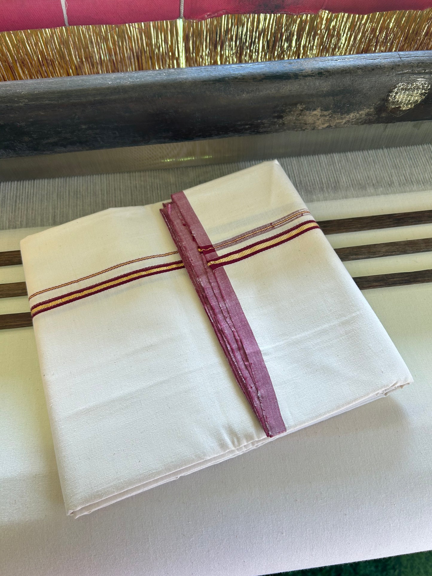 SIGNATURE KAITHARIKADA EXCLUSIVE SINGLE DHOTI - 100% Cotton Balaramapuram HANDLOOM Single Mundu/Dhoti - Off White - (Unbleached) 1 cm Maroon & KASAVU Chutty Kara (2 meter / 4 muzham) - 2KK5075KAI