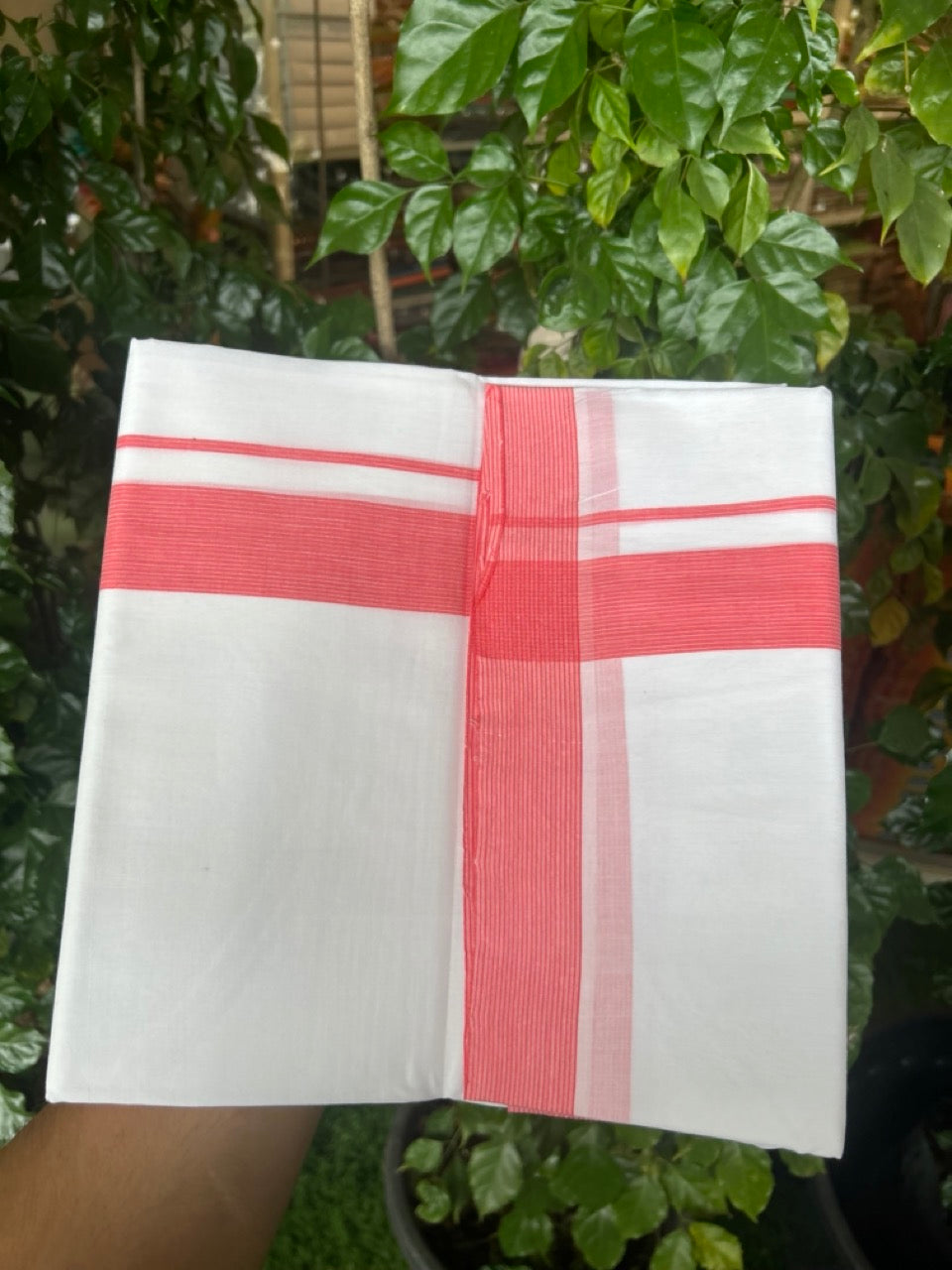 KaithariKada Handloom Millpaav Balaramapuram - 100% Pure Cotton Double Mundu/Dhoti Pure white - 80x90 - 1.5 inch Coral red shaded striped Kara 4 mtr (8.5 Muzham) - 15 KK5263 YAR