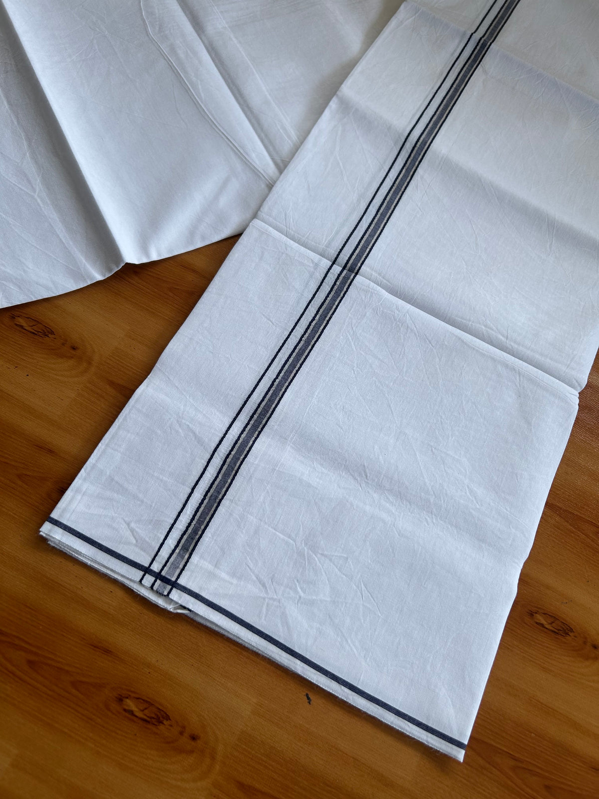 Single Mundu/Dhoti - Pure White - KaithariKada Pulimood 100% Cotton - Twisted 60s Thread - 0.5 inch Navy Blue & Silver Kara (2 meter / 4 muzham) - 15 KK5556 GL