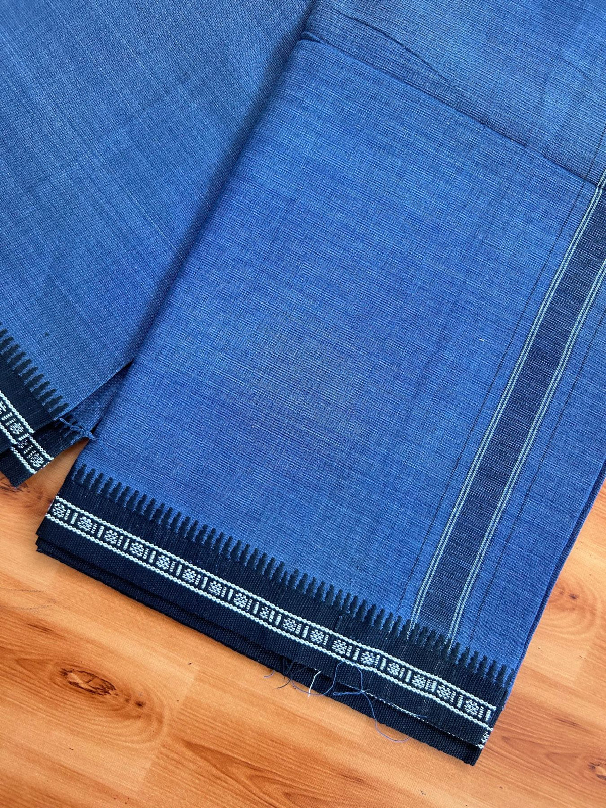 Premium Kathar Type Mund Pure cotton - Kaitharikada - Single Kaily / Lungi - 1 inch White & Black Stripes Kara kuppadam Border with Blue colour body (2 meter / 4 muzham) - 21 KK8079 MUT