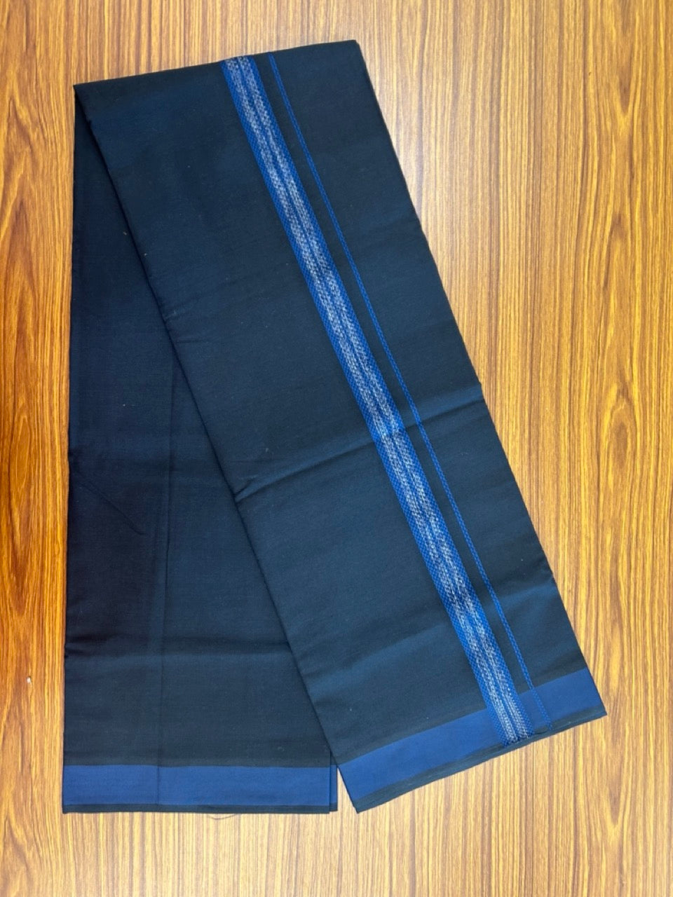 18% Discount!!! Kaitharikada Pure Cotton - Single Kaily / Lungi - 1 inch Blue & white shaded pattern kara with Black colour body (2 meter / 4 muzham) - 2KK8018GAN