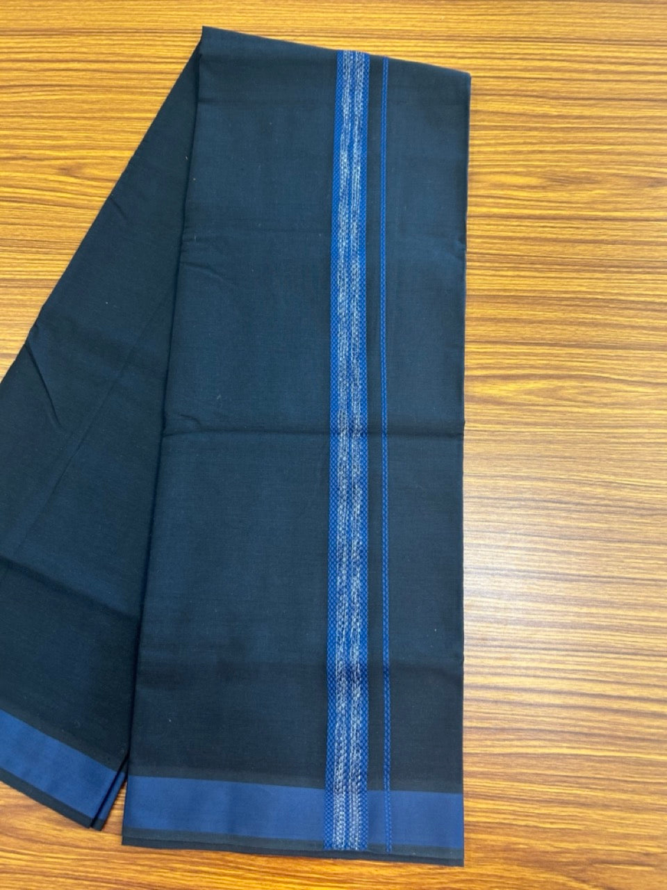 18% Discount!!! Kaitharikada Pure Cotton - Single Kaily / Lungi - 1 inch Blue & white shaded pattern kara with Black colour body (2 meter / 4 muzham) - 2KK8018GAN