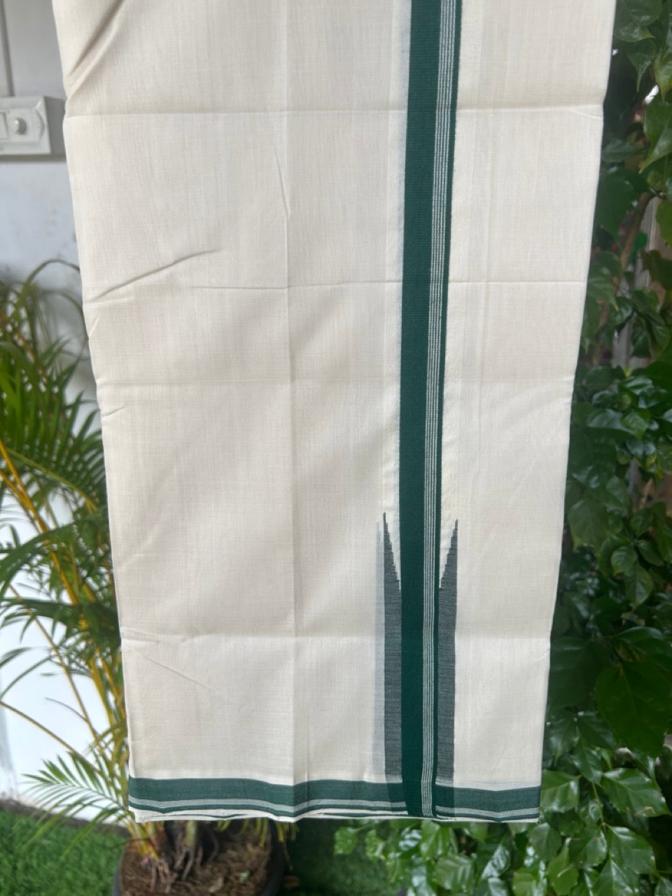 25% DISCOUNT!! KaithariKada HANDLOOM UNAKKUPAAV Balaramapuram - 100% PURE Cotton OFF White - (Unbleached) Double Mundu/Dothi - 120 Twisted X 100 - 1.5 inch Green & White stripes Puliyilakkara chutty 3.90 meter (8.5 Muzham) - 21KK5167REA