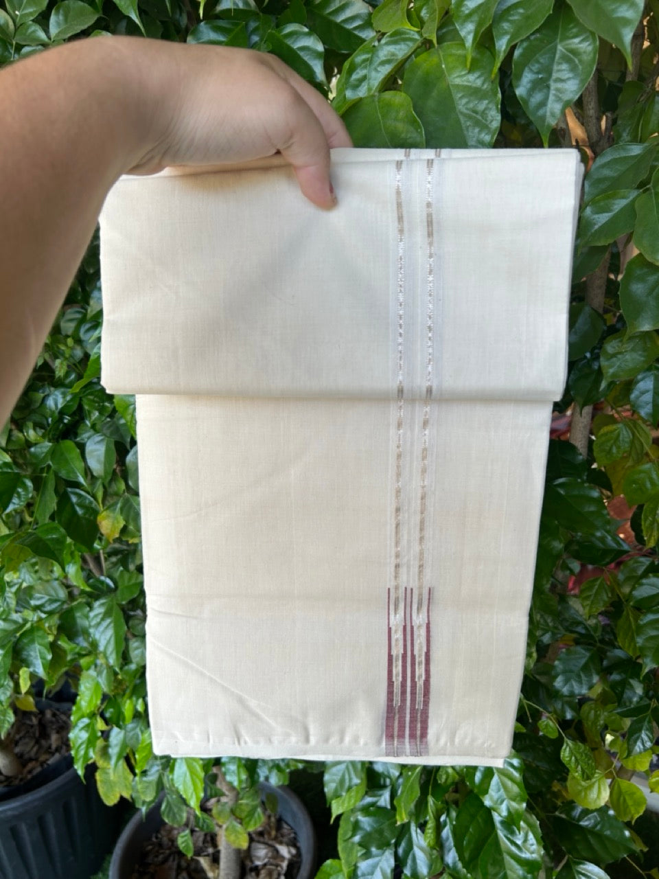25% DISCOUNT!! KaithariKada HANDLOOM Millpaav Balaramapuram - 100% PURE Cotton OFF WHITE (Unbleached) Double Mundu/Dhoti -1.5 inch Silver kasav Puliyilakkara Maroon Double Chutty - 33KK5234 RAM