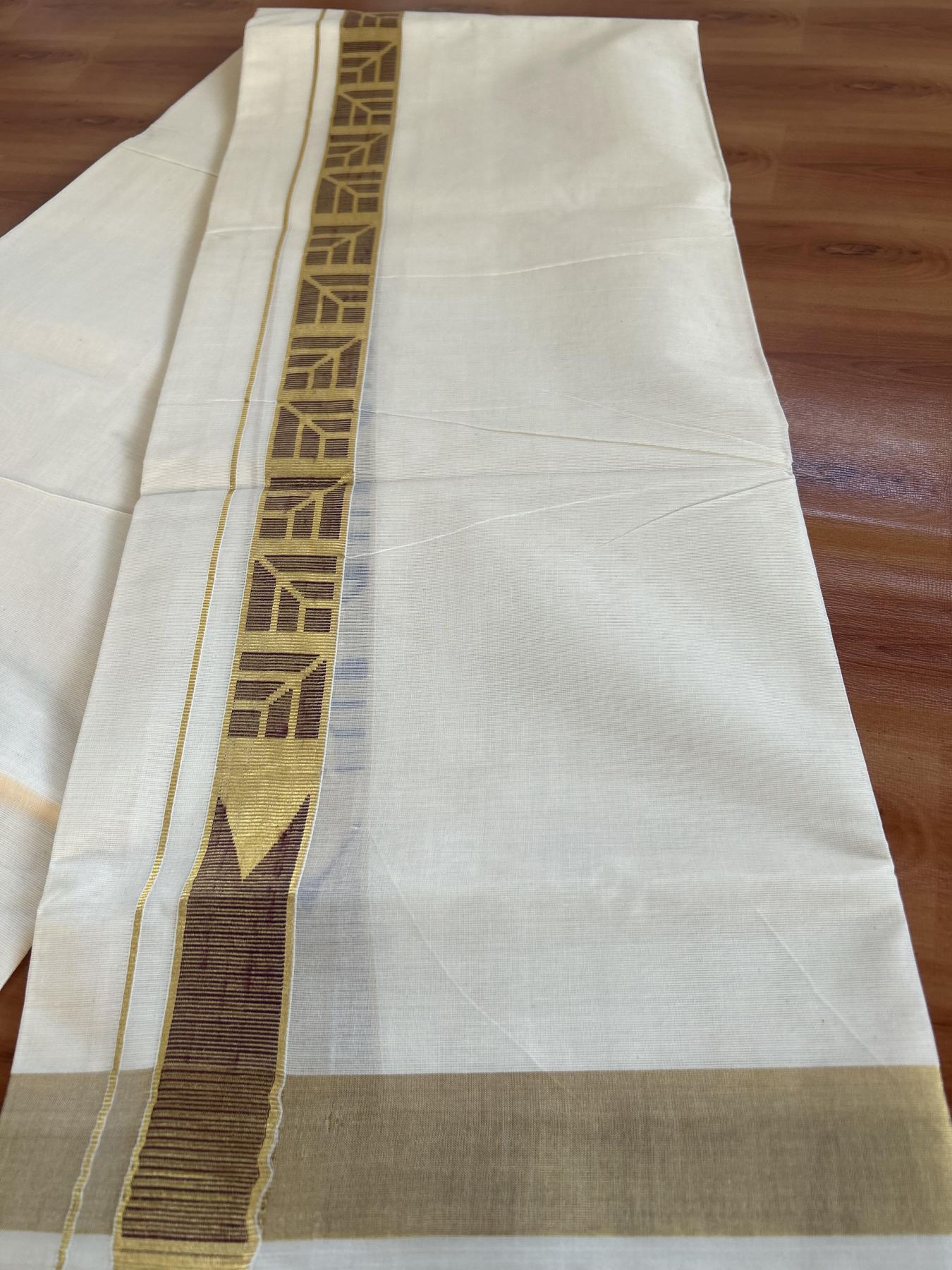 Double Off White (Unbleached) Mund/Dhoti - 20% Discount! KaithariKada Balaramapuram - Mixed Cotton (60s) - 1.5 inch Kasav Wine Purple Jacquard design chutty Kara 4.00 mtr (8.5 Muzham) - 25 KK5398 PMC