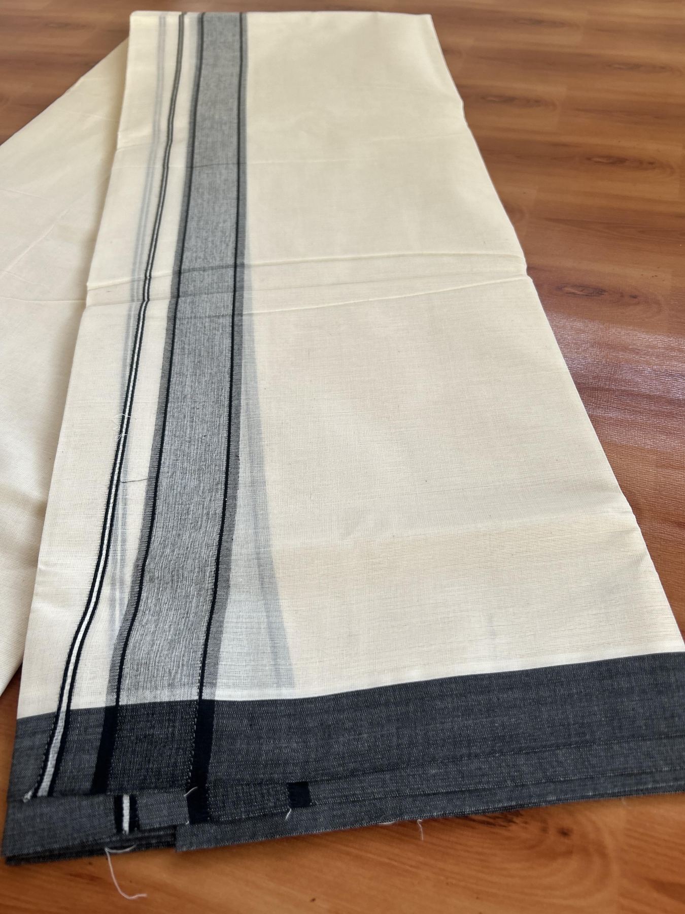Double Off White Mundu/Dhoti- 20% Discount! KaithariKada Balaramapuram 100% Cotton - 60s - 1.25 inch Black Shaded Kara 4 mtr (8.5 muzham) - 18 KK5398 PMC