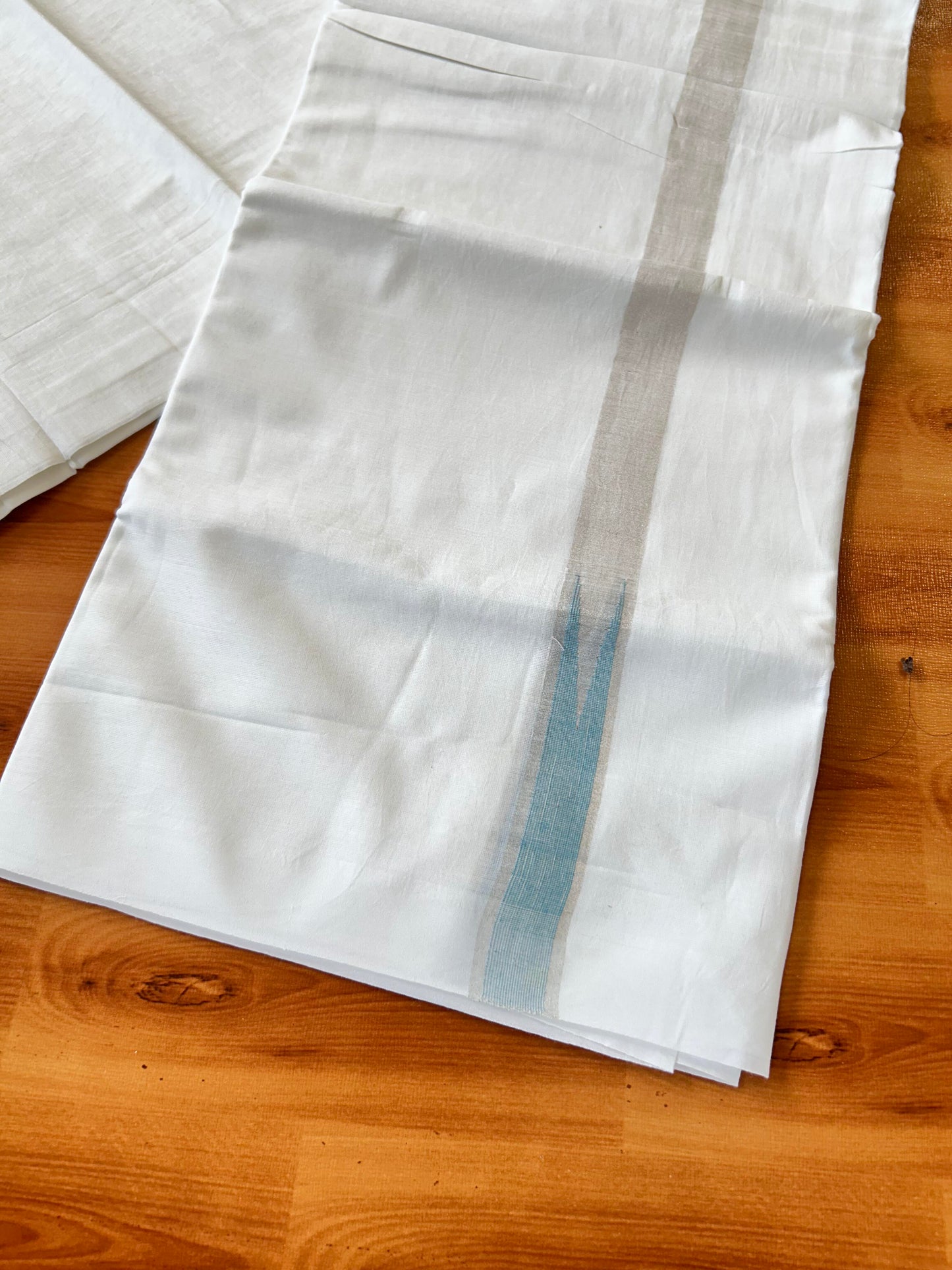 Pure White Double Mundu/Dhoti - 20% Discount ! Kaitharikada Balaramapuram 100% Cotton - 100x80 - 1 inch Puliyilakkara Silver Kasav & Sky Blue Chutty Kara 3.90 mtr (8 muzham) - 25 KK5446 VAS